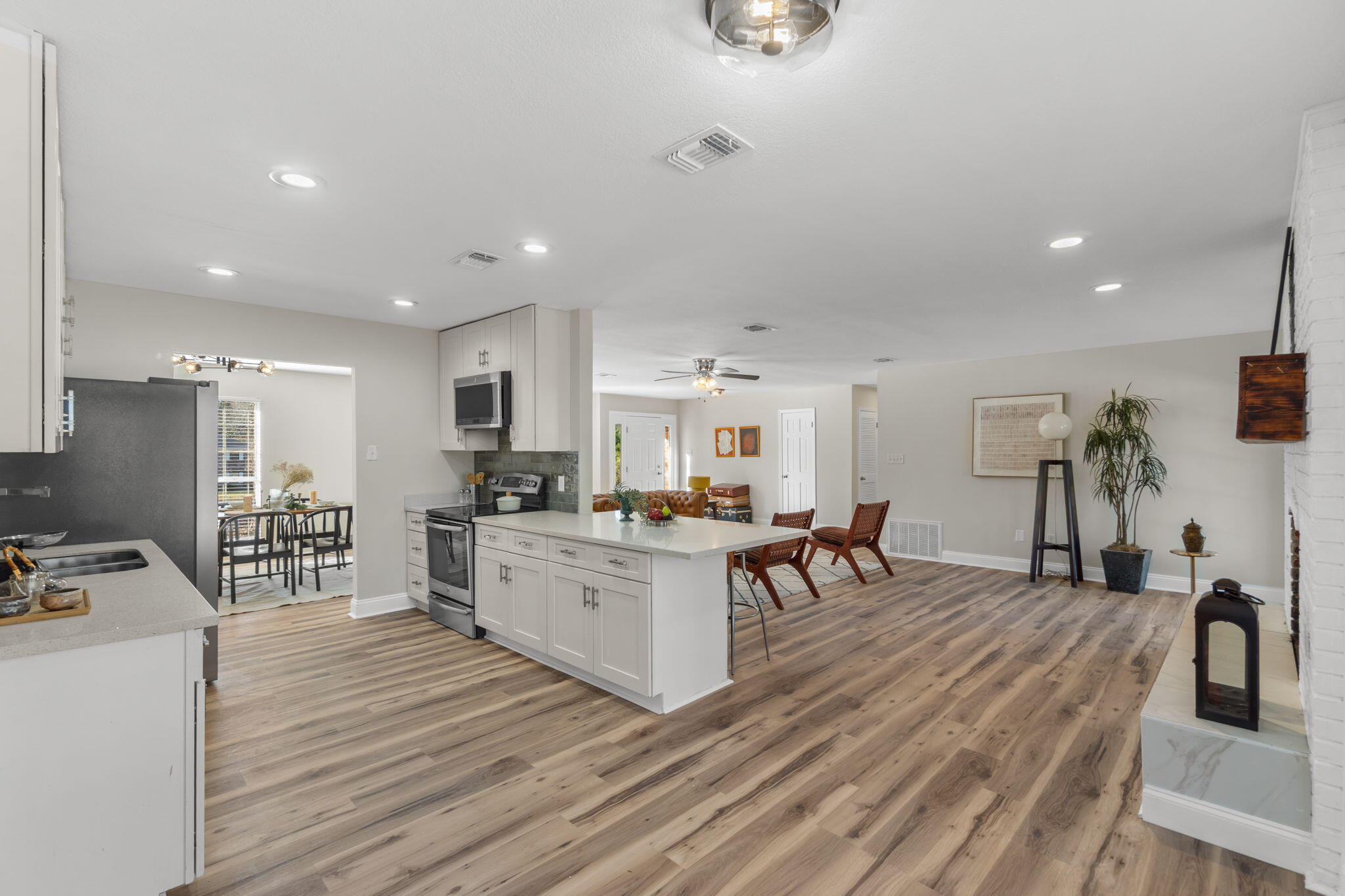 HOLLY HILLS - Residential