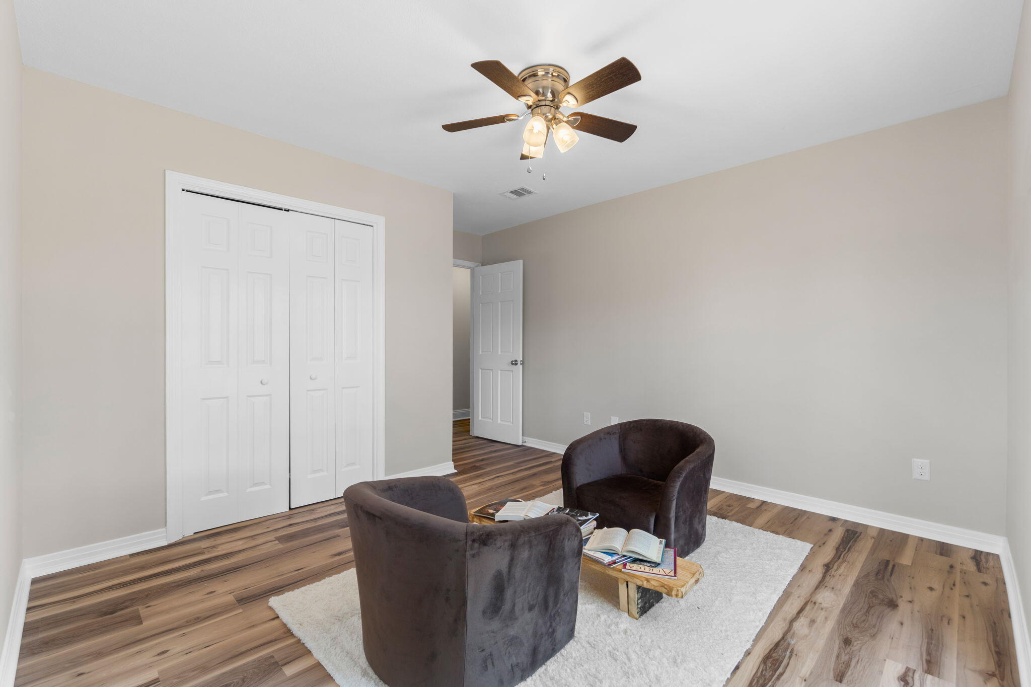 HOLLY HILLS - Residential