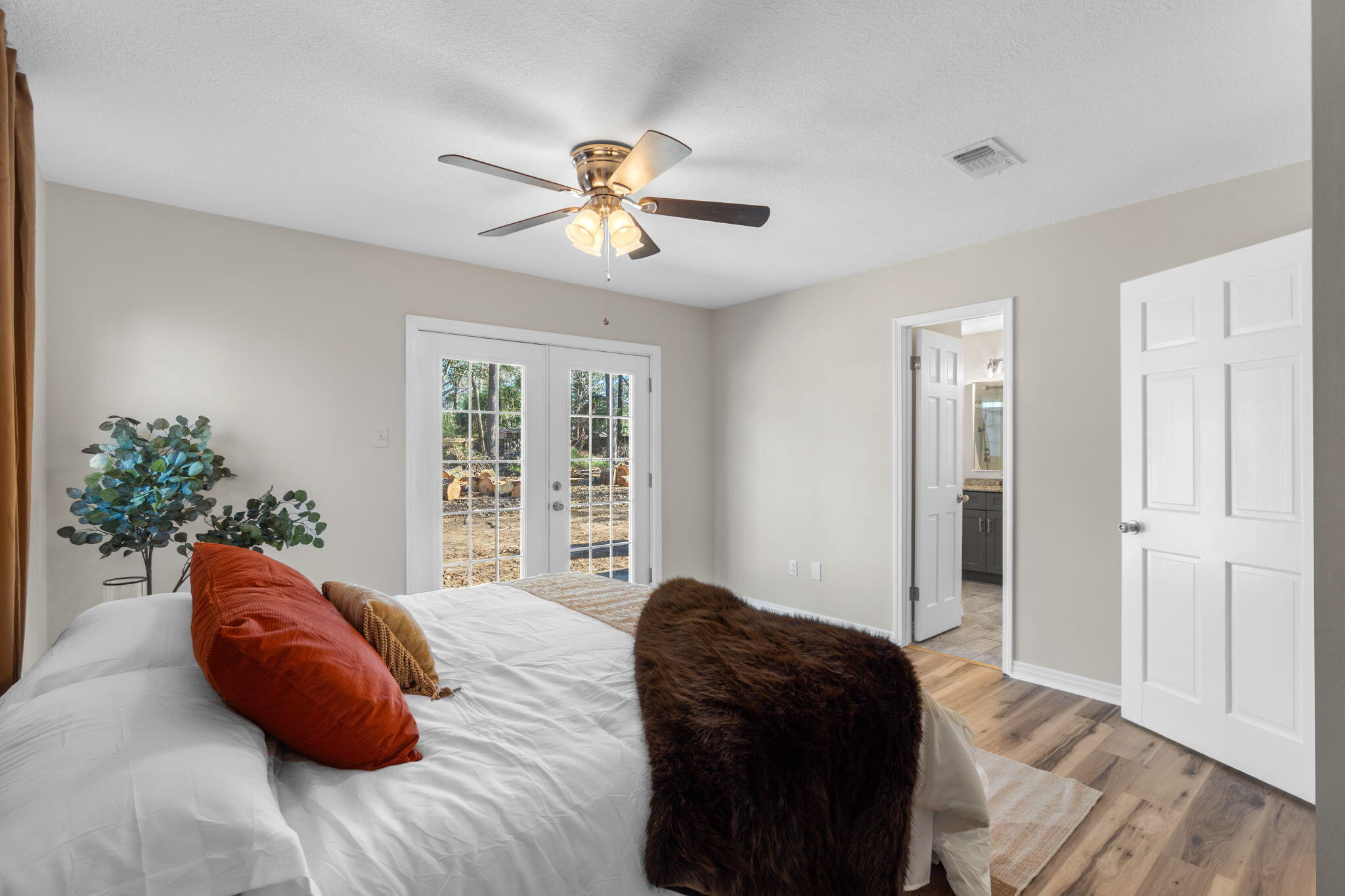 HOLLY HILLS - Residential