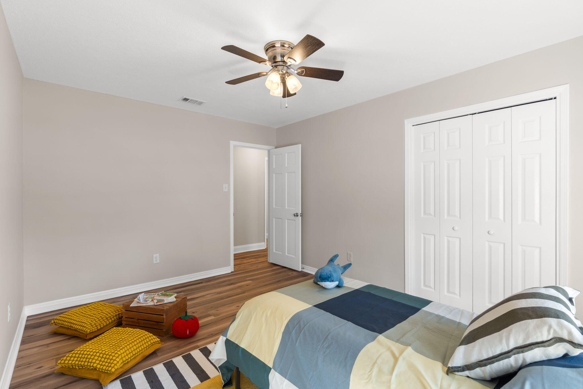 HOLLY HILLS - Residential