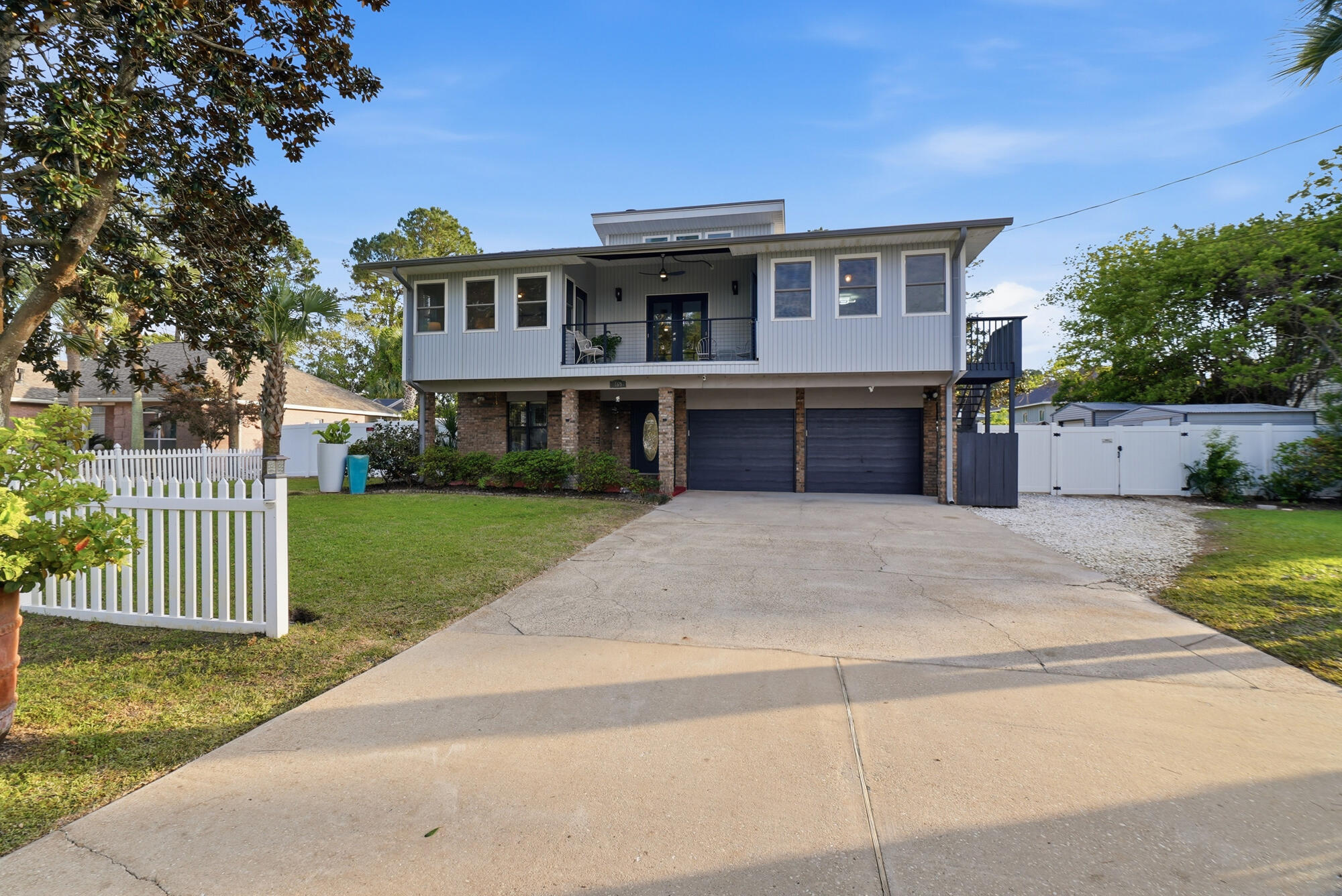 HOLIDAY SHORES ESTATES 2ND ADDN - Residential