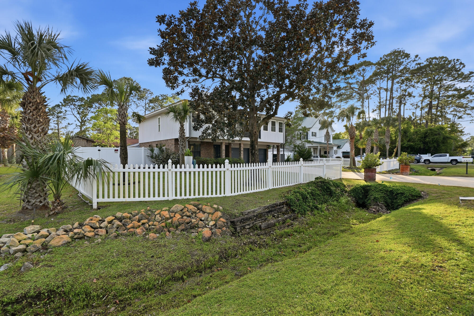 HOLIDAY SHORES ESTATES 2ND ADDN - Residential