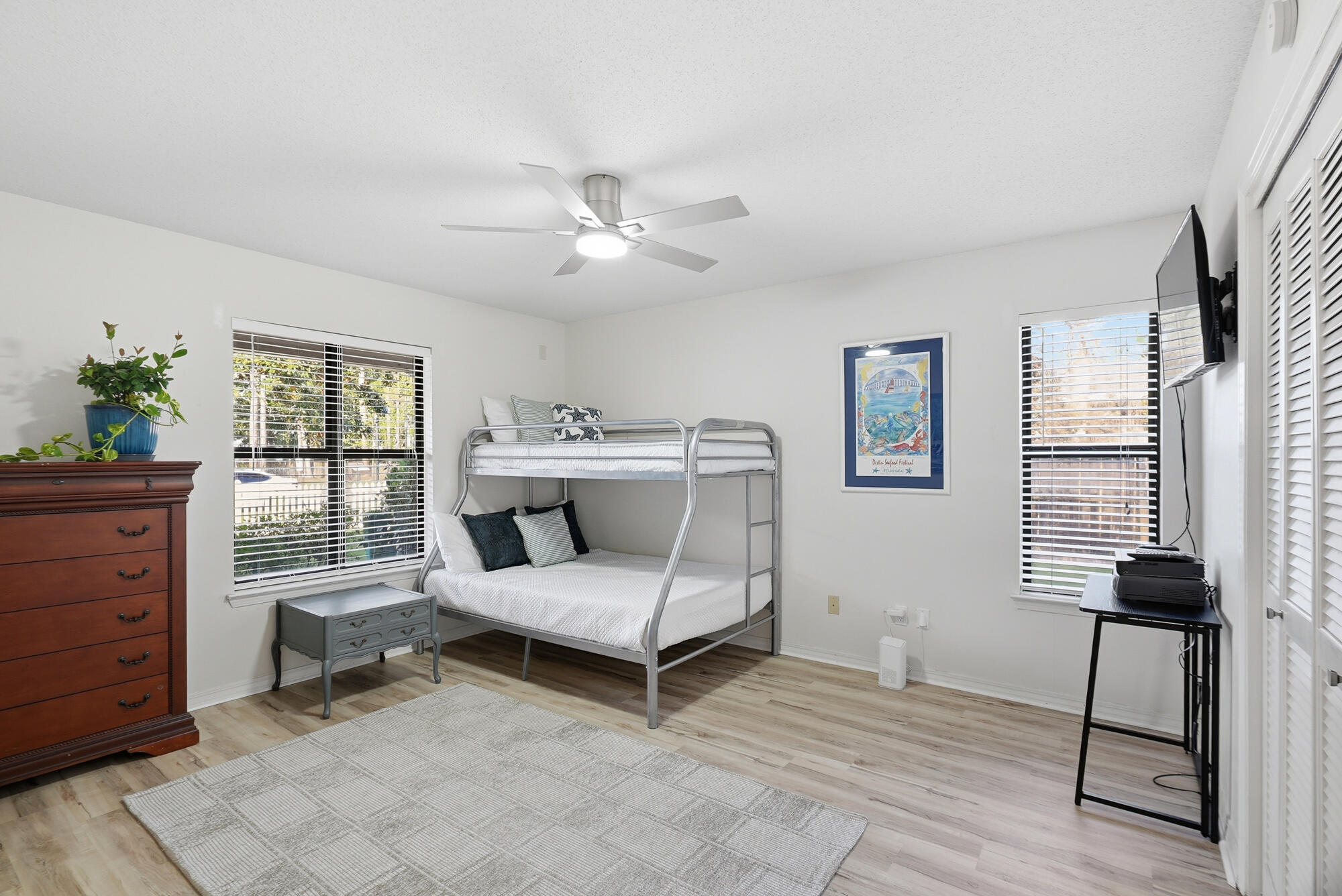 HOLIDAY SHORES ESTATES 2ND ADDN - Residential