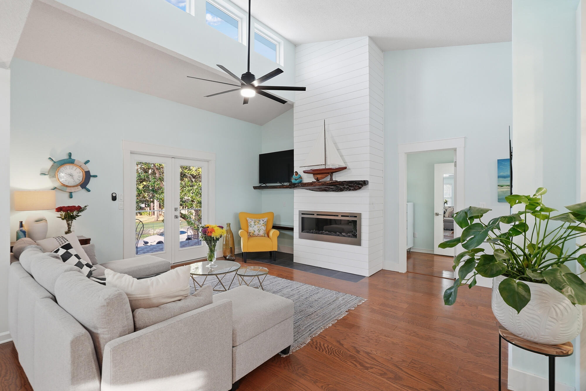 HOLIDAY SHORES ESTATES 2ND ADDN - Residential