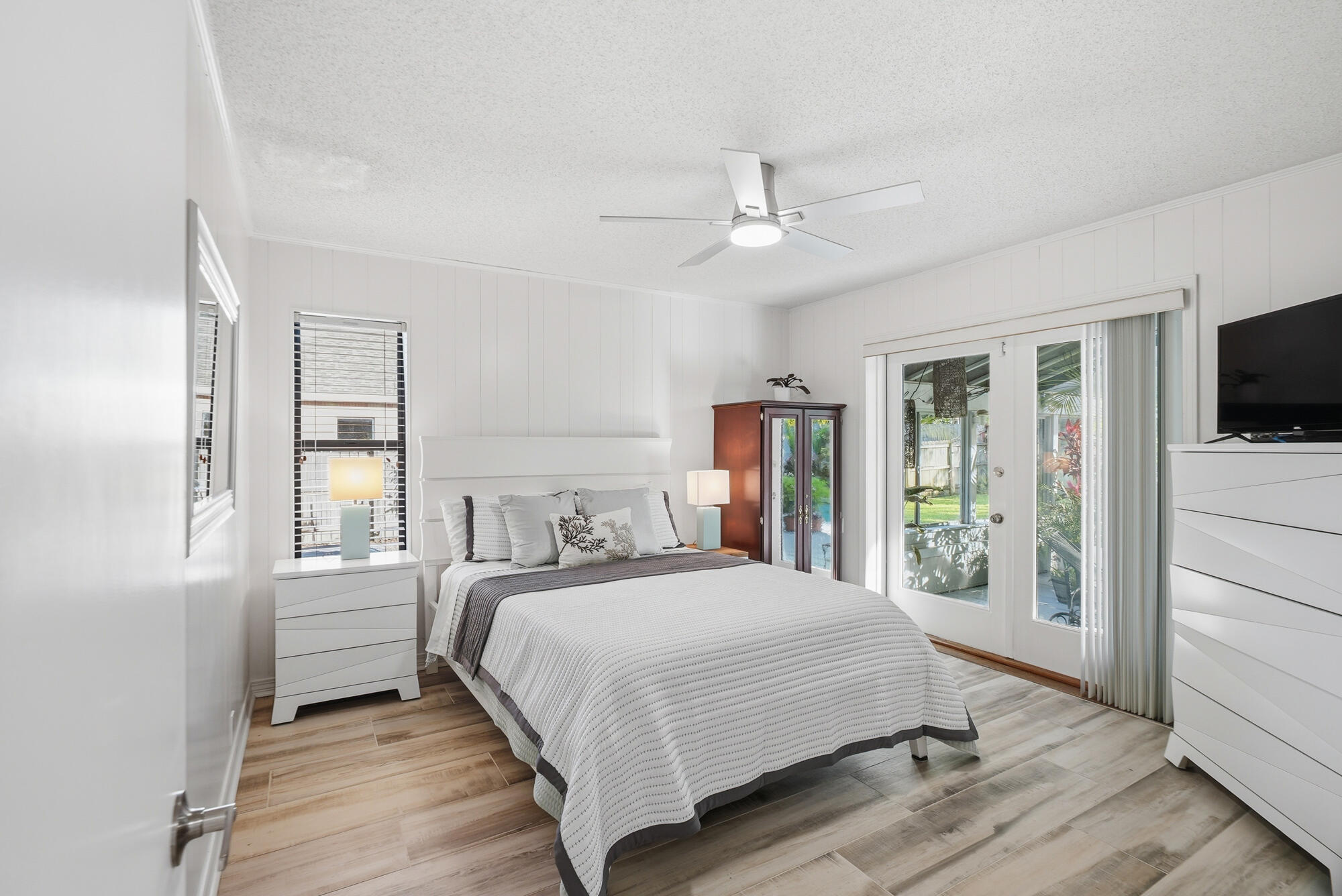 HOLIDAY SHORES ESTATES 2ND ADDN - Residential