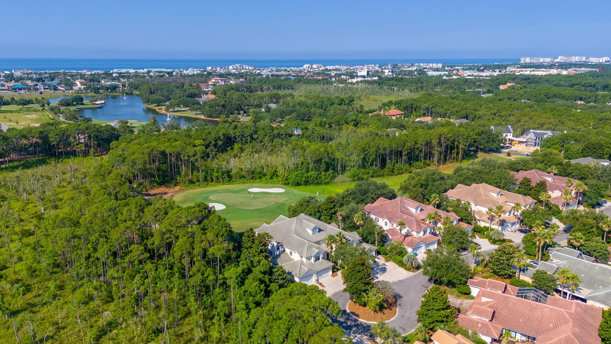 REGATTA BAY GOLF VILLAS - Residential Lease