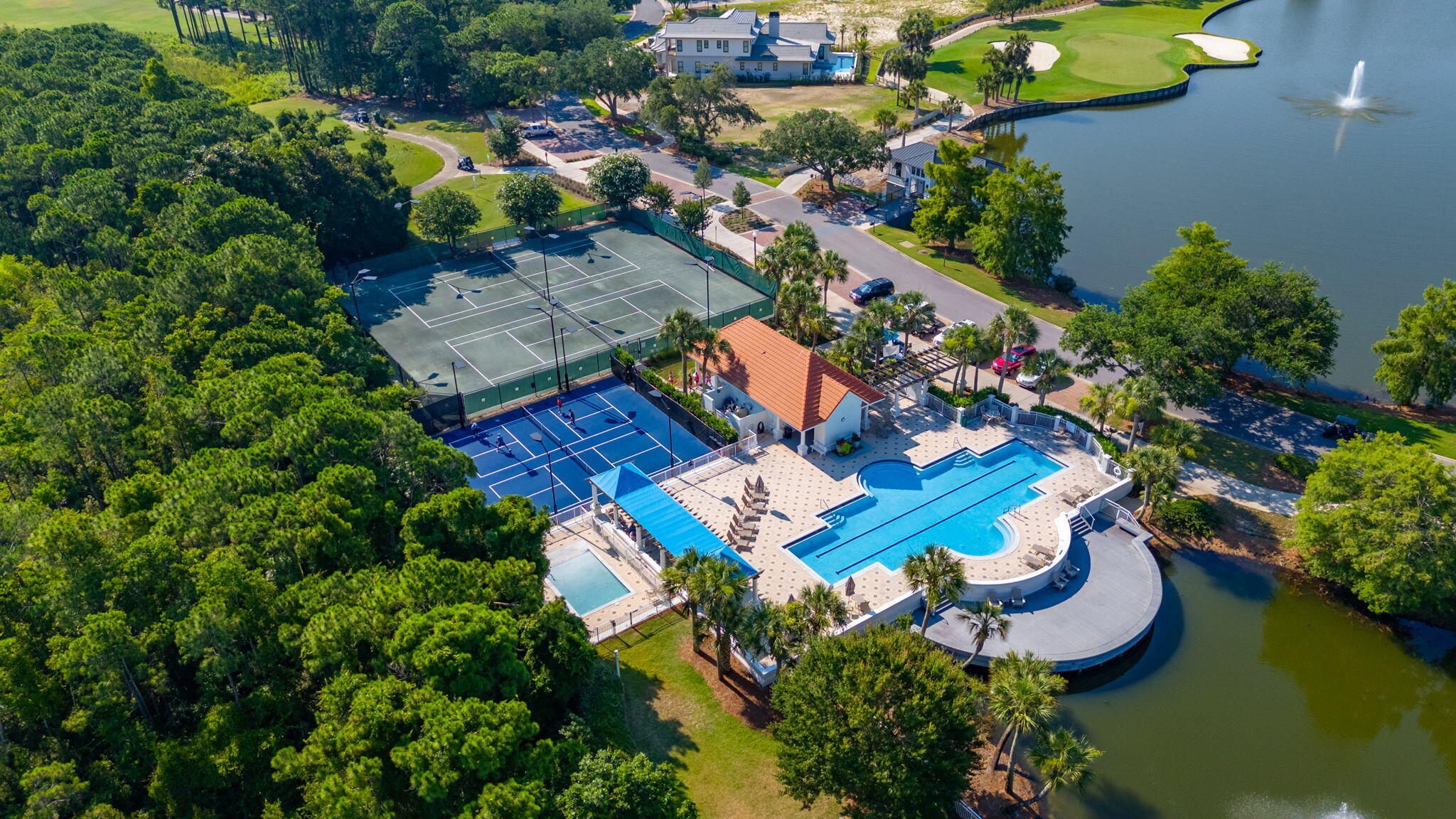 REGATTA BAY GOLF VILLAS - Residential Lease