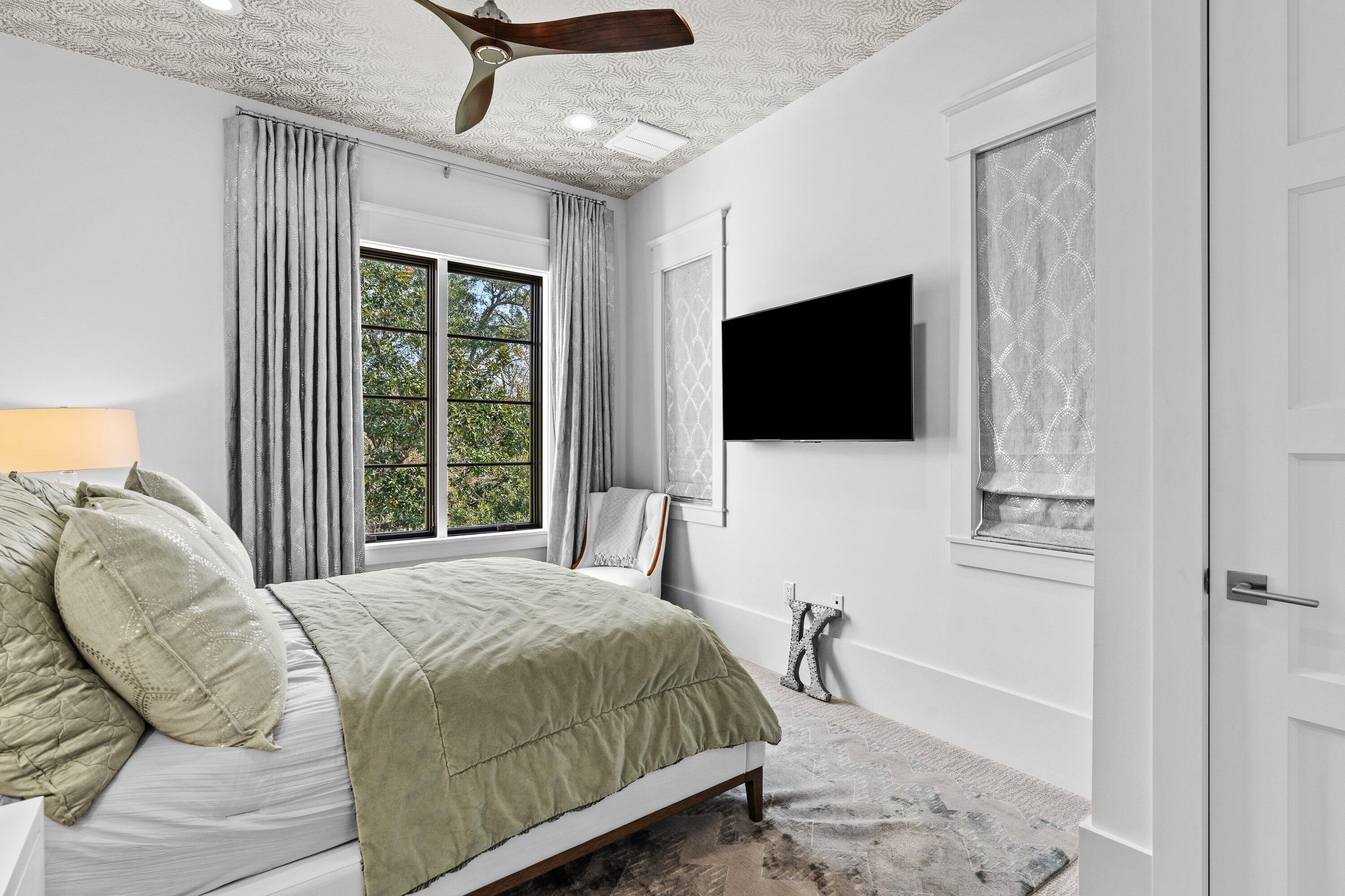 BURNT PINE - Residential