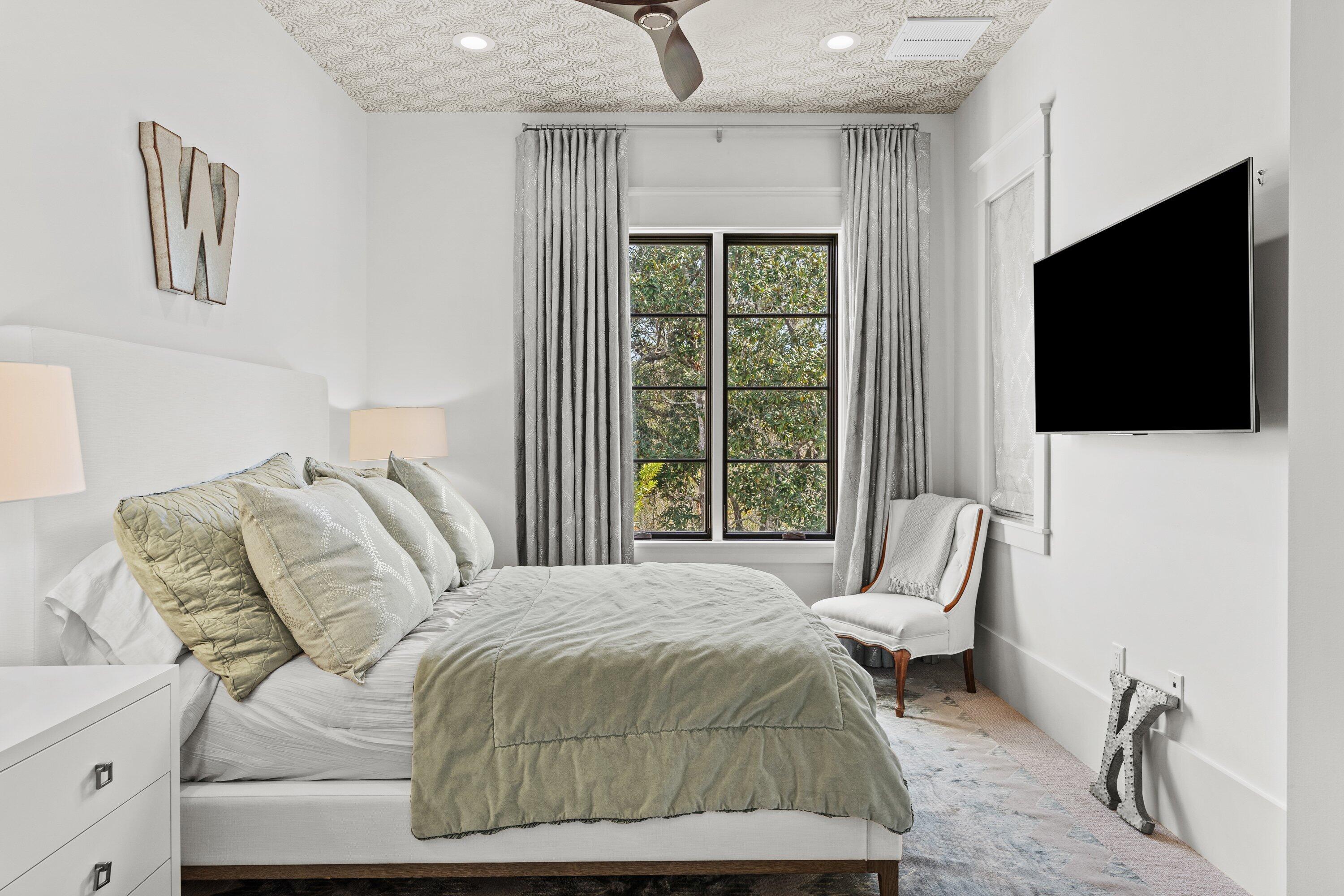 BURNT PINE - Residential