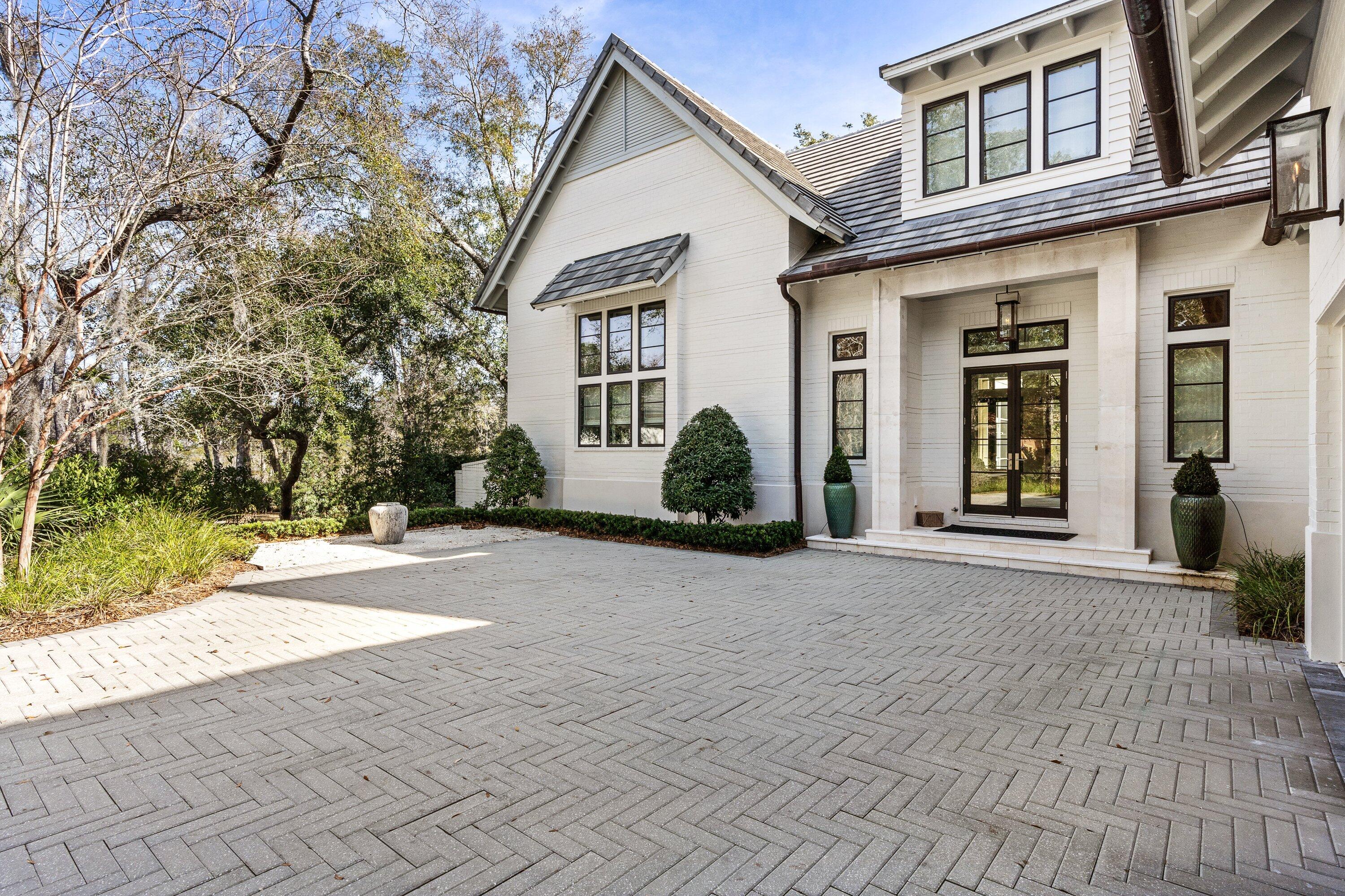 BURNT PINE - Residential