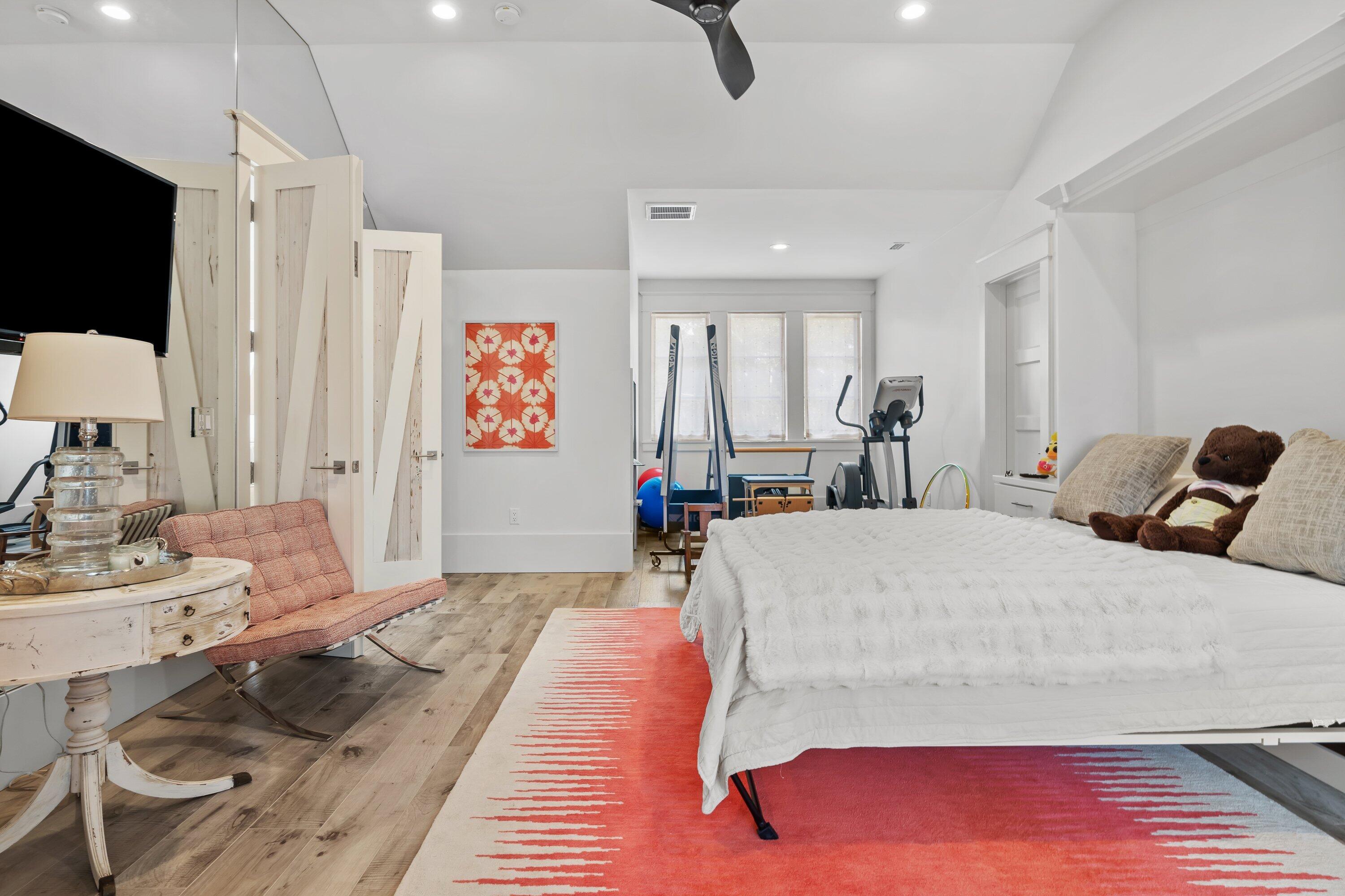 BURNT PINE - Residential