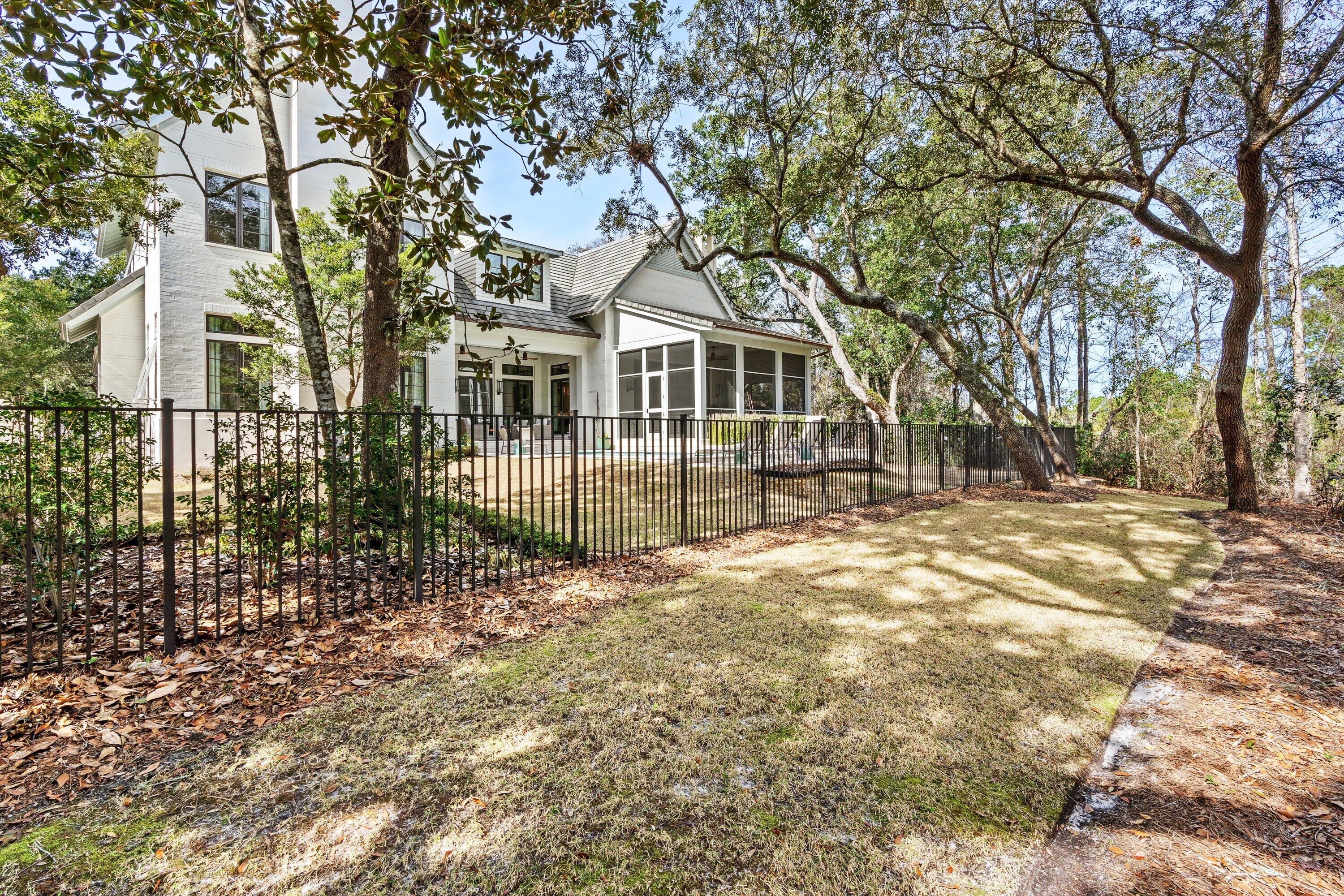 BURNT PINE - Residential