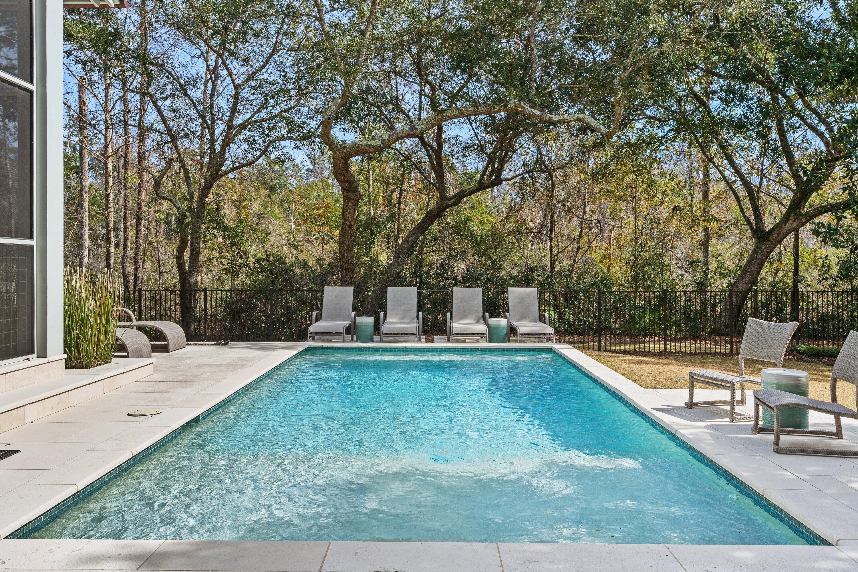 BURNT PINE - Residential