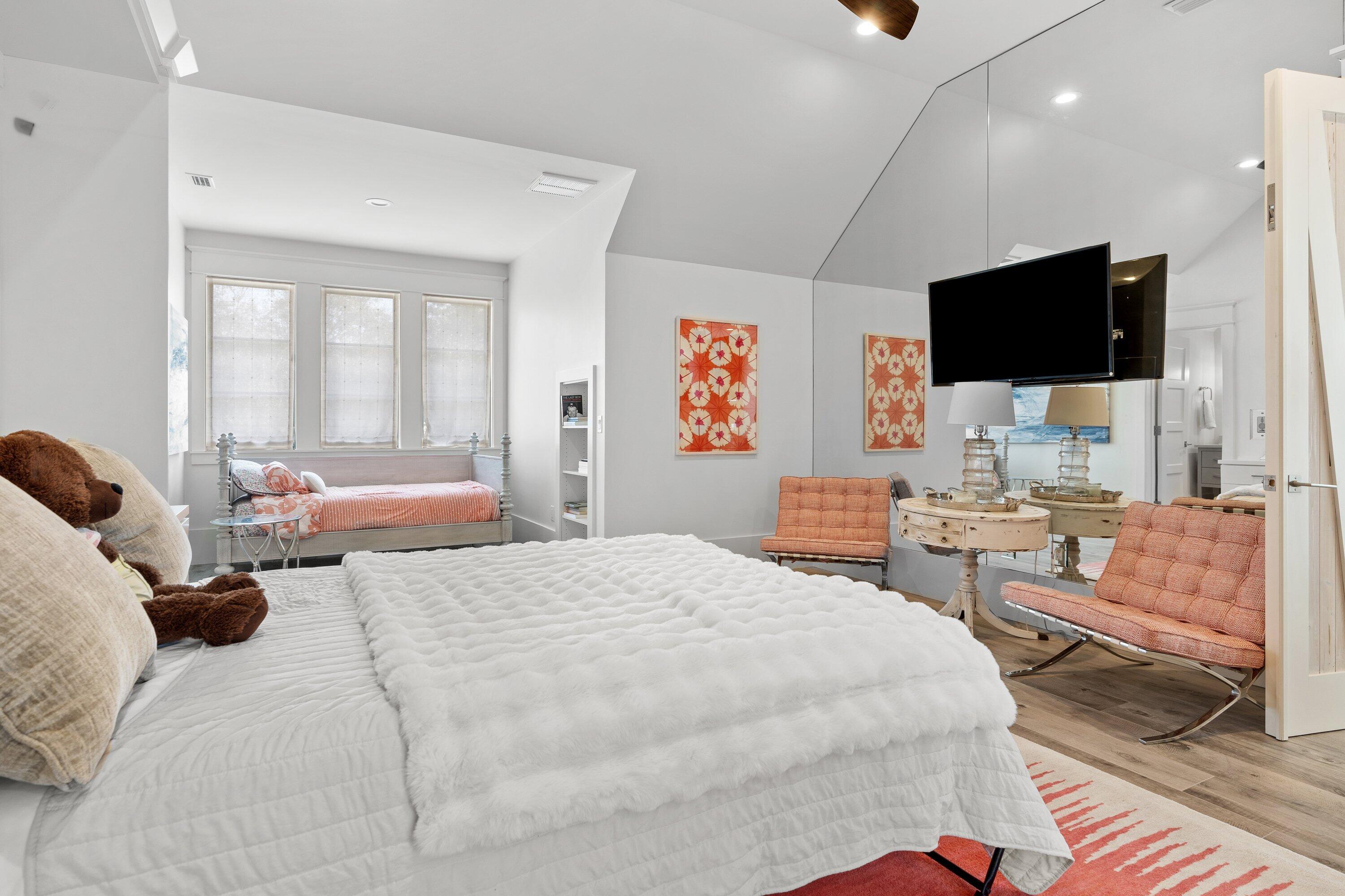 BURNT PINE - Residential