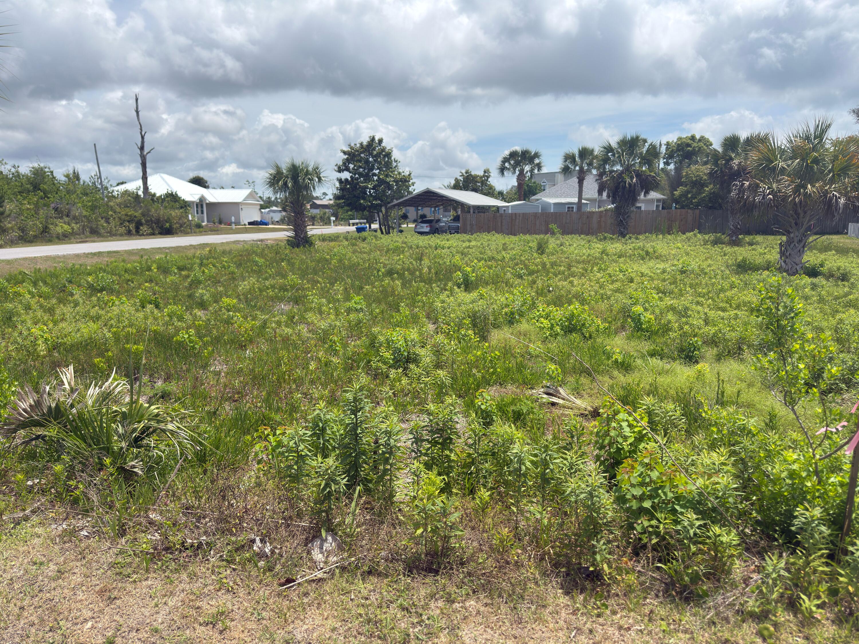 NO RECORDED SUBDIVISION - Land