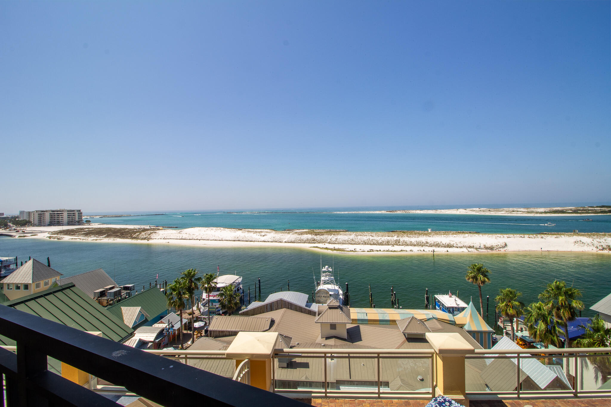 EMERALD GRANDE - Residential