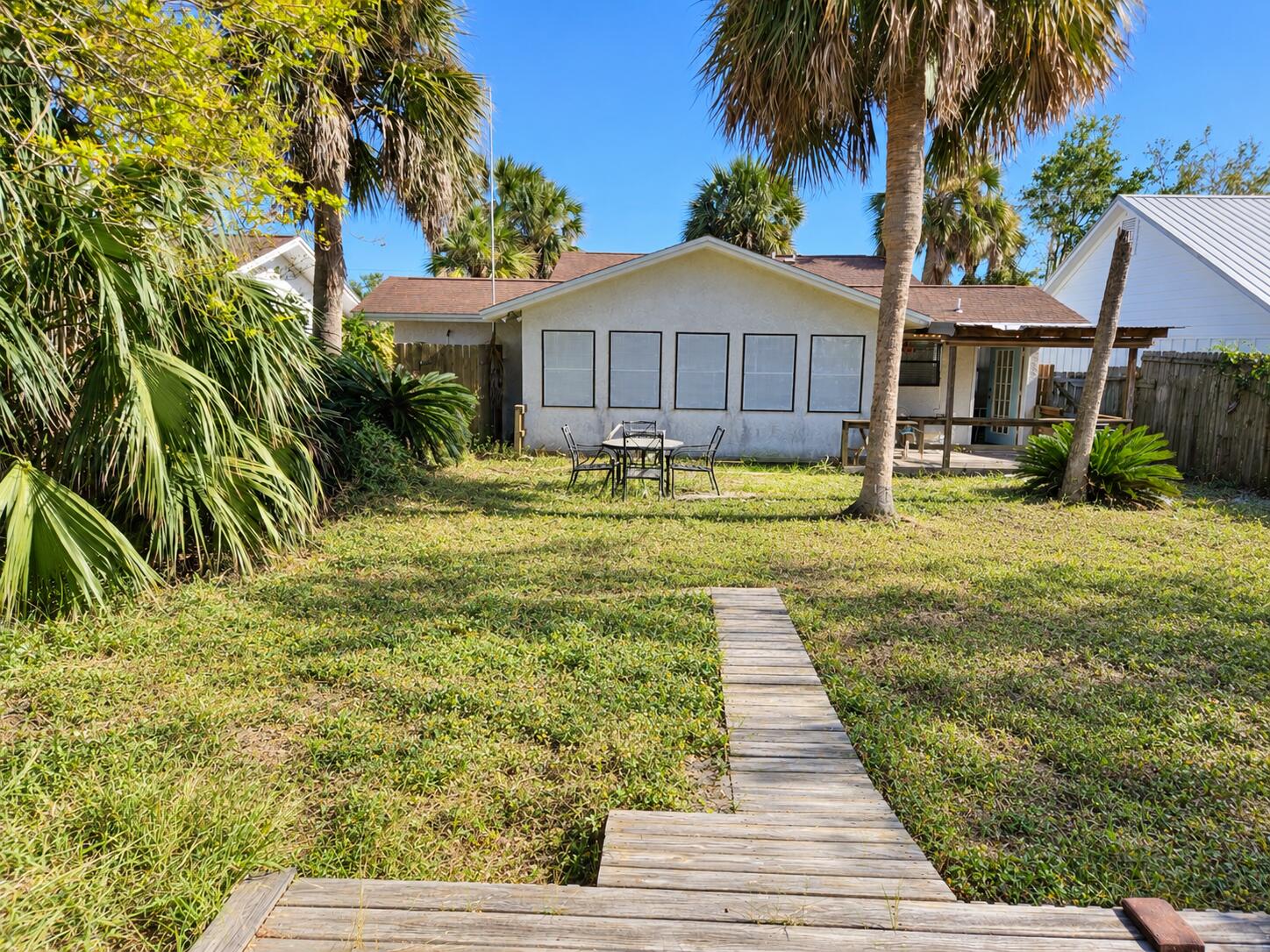 305 Petrel Street