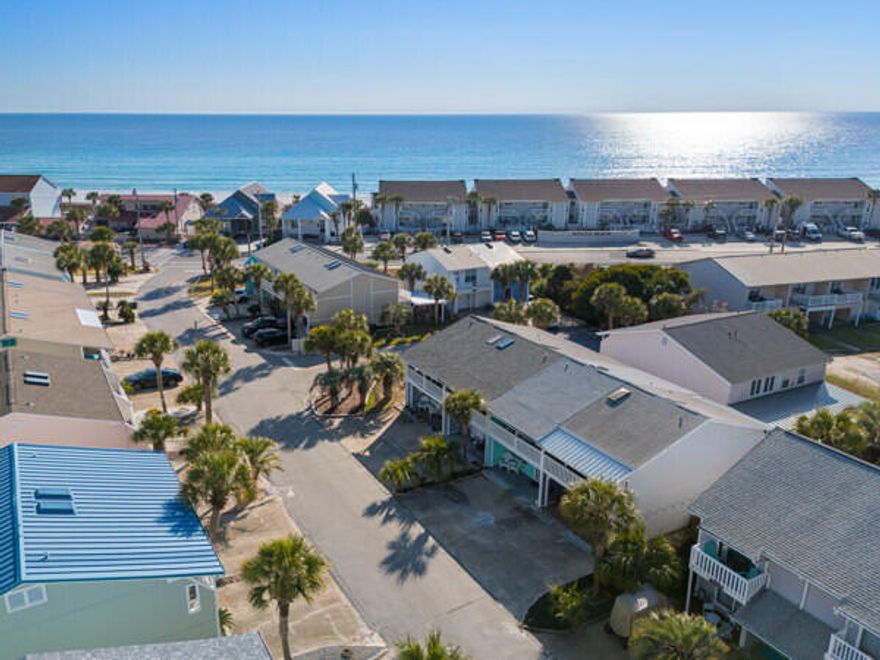 BRING AN OFFER! END UNIT! Come see this in person!! Discover your dream getaway at this stunning end-unit townhome in beautiful Panama City Beach! With 2 huge bedrooms, a newly remodeled interior, and a huge back porch perfect for soaking up the sun, this fully furnished gem is ready for you to move in. Enjoy the community pool and envision the rental potential if you choose to share this paradise. 50K IN RENTAL POTENTIAL! WOW! Ask for A CASH FLOW SHEET! Don't miss out on this opportunity! Call TODAY for a showing! EASY SHOW!
MOTIVATED SELLERS - BRING AN OFFER!