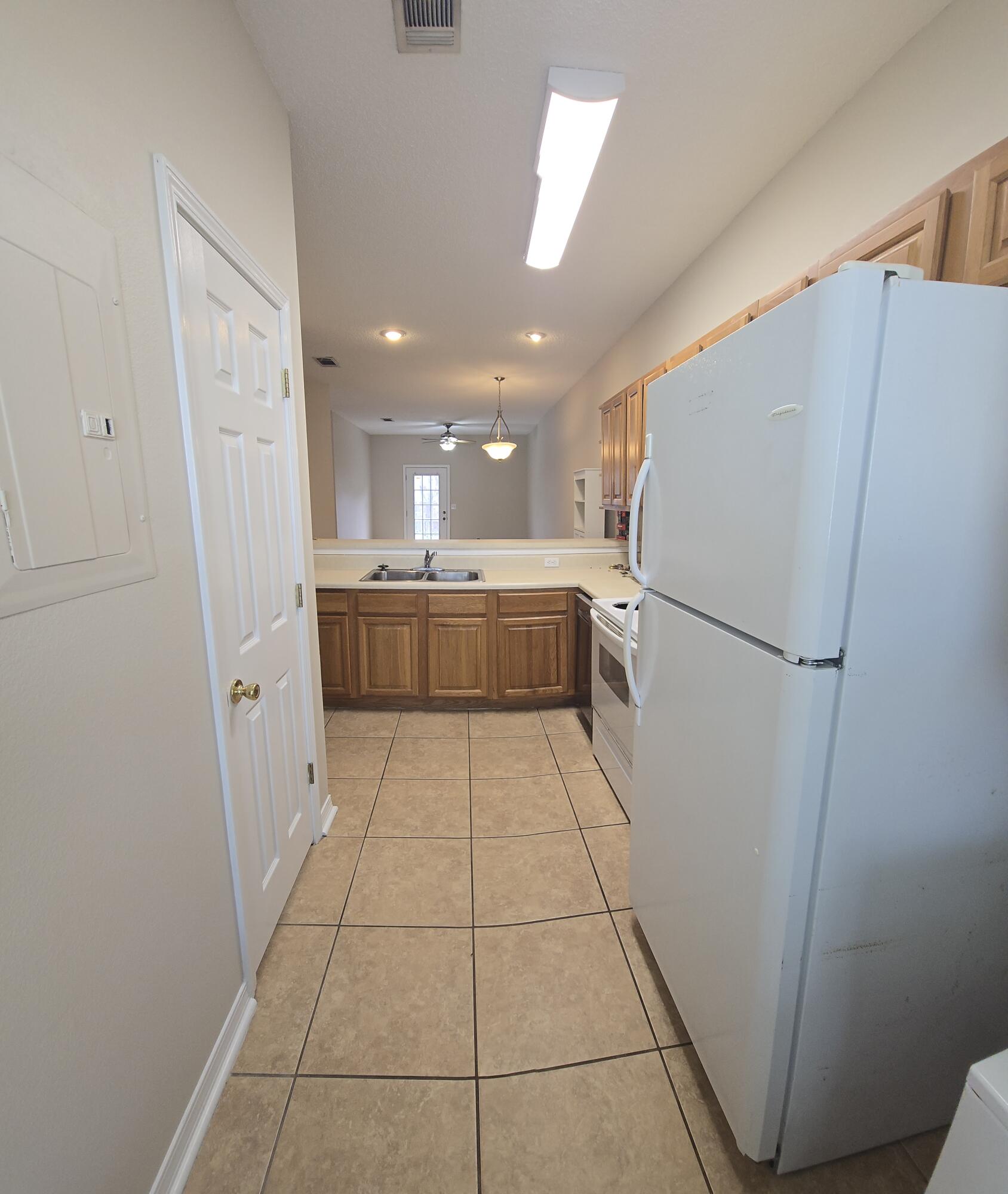 SKEETER RE/SUB LOT 10 - Residential Lease