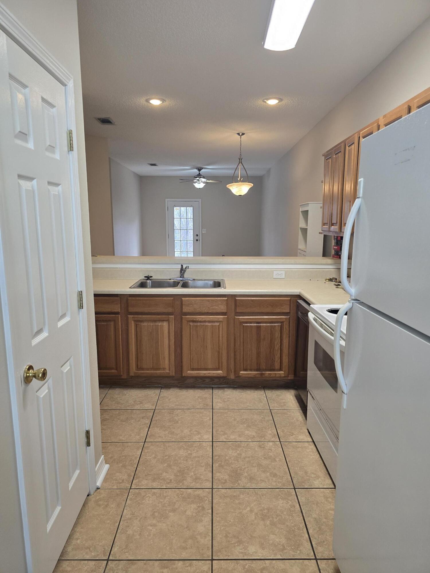 SKEETER RE/SUB LOT 10 - Residential Lease