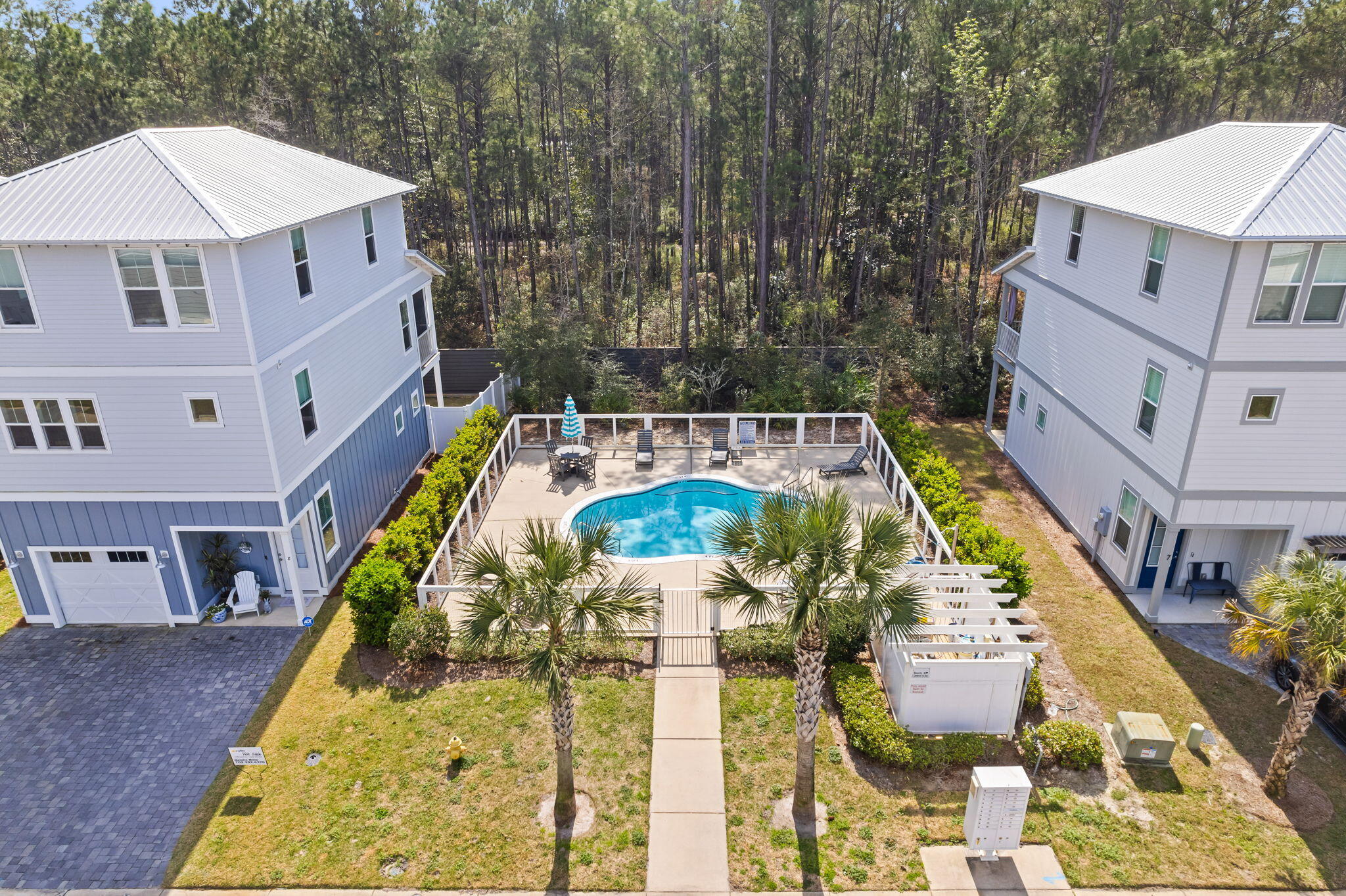 LIGHTHOUSE POINTE - Residential