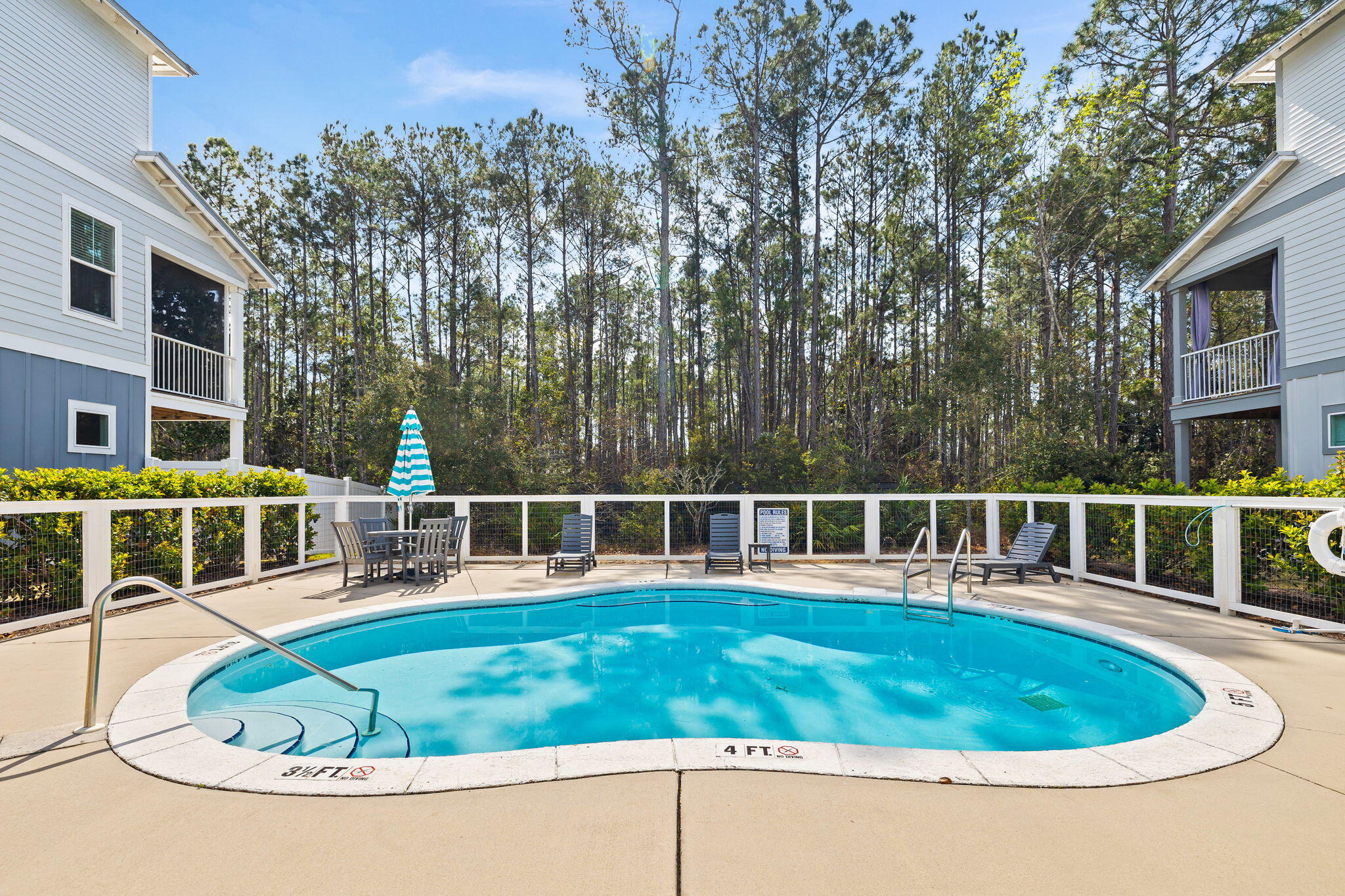 LIGHTHOUSE POINTE - Residential