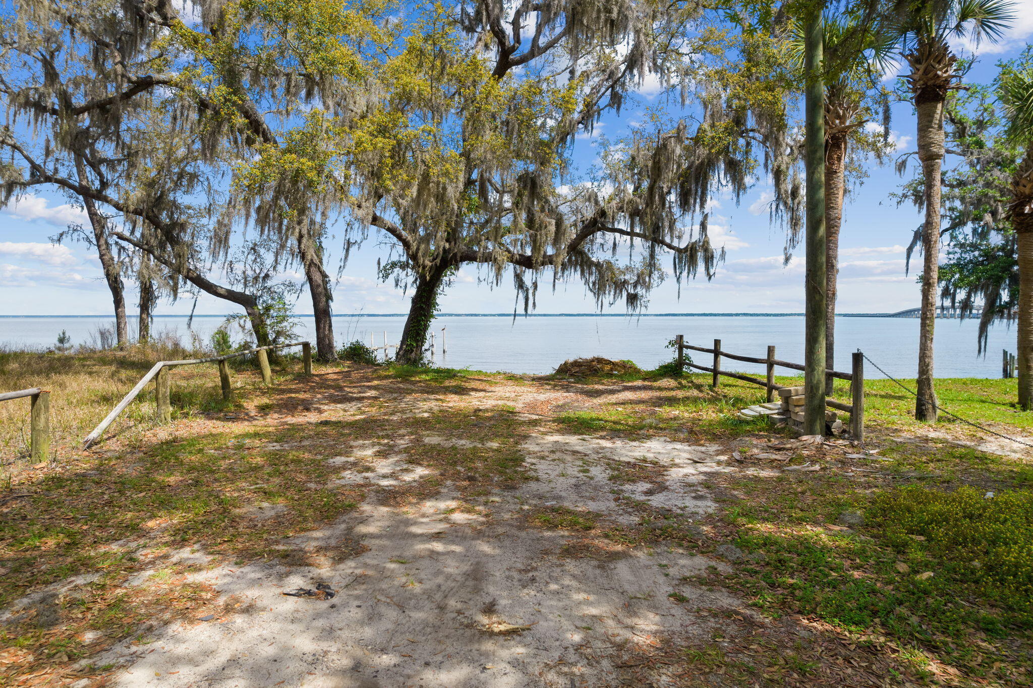 LIGHTHOUSE POINTE - Residential