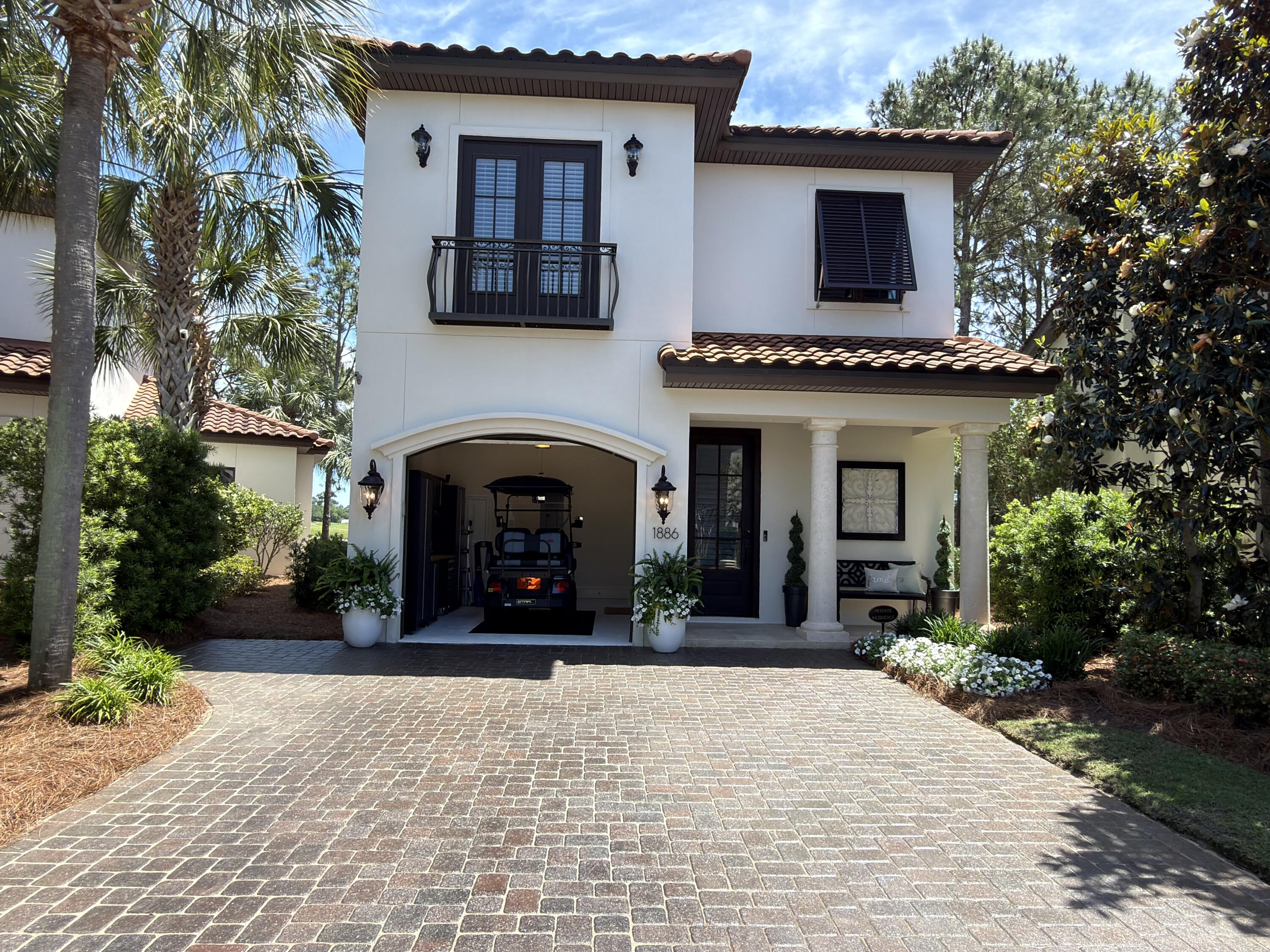 VILLA LAGO - Residential