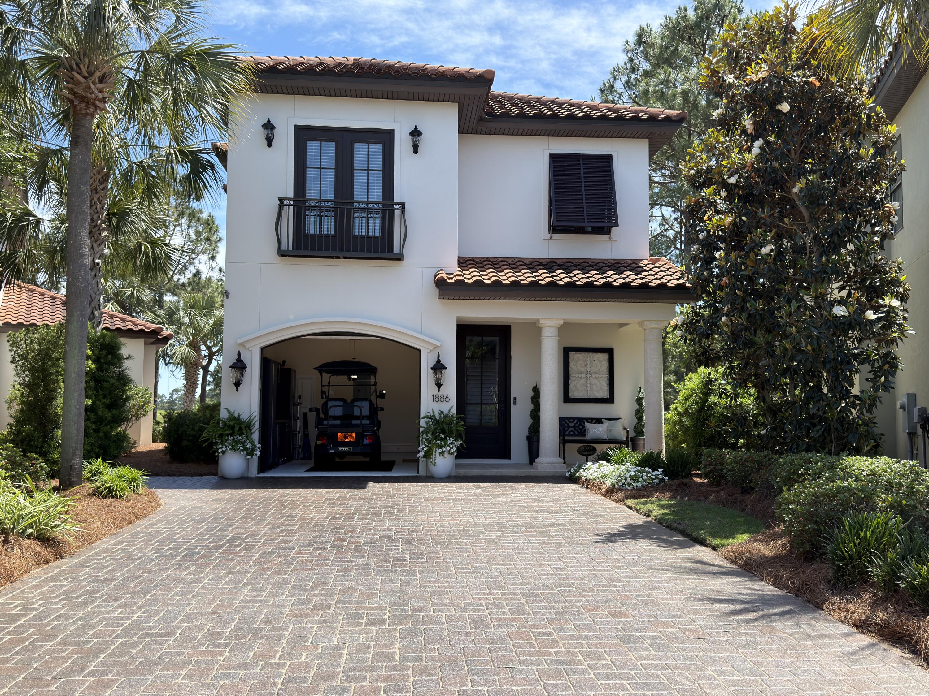 VILLA LAGO - Residential
