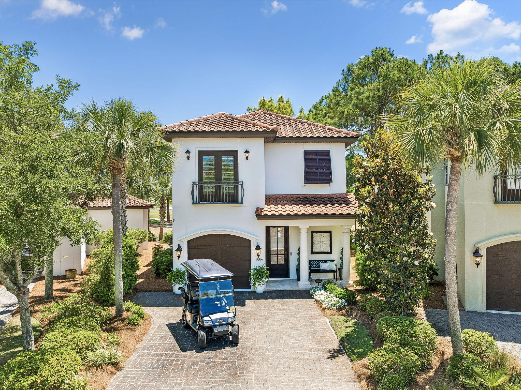 VILLA LAGO - Residential