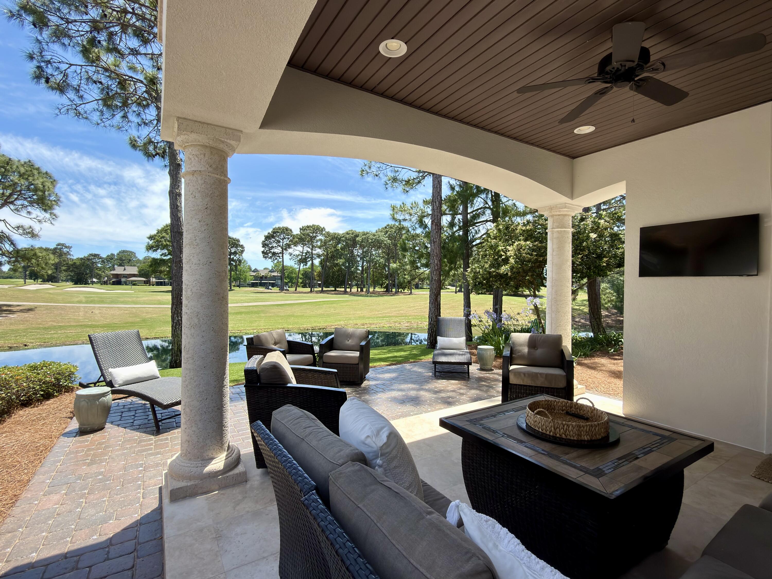 VILLA LAGO - Residential