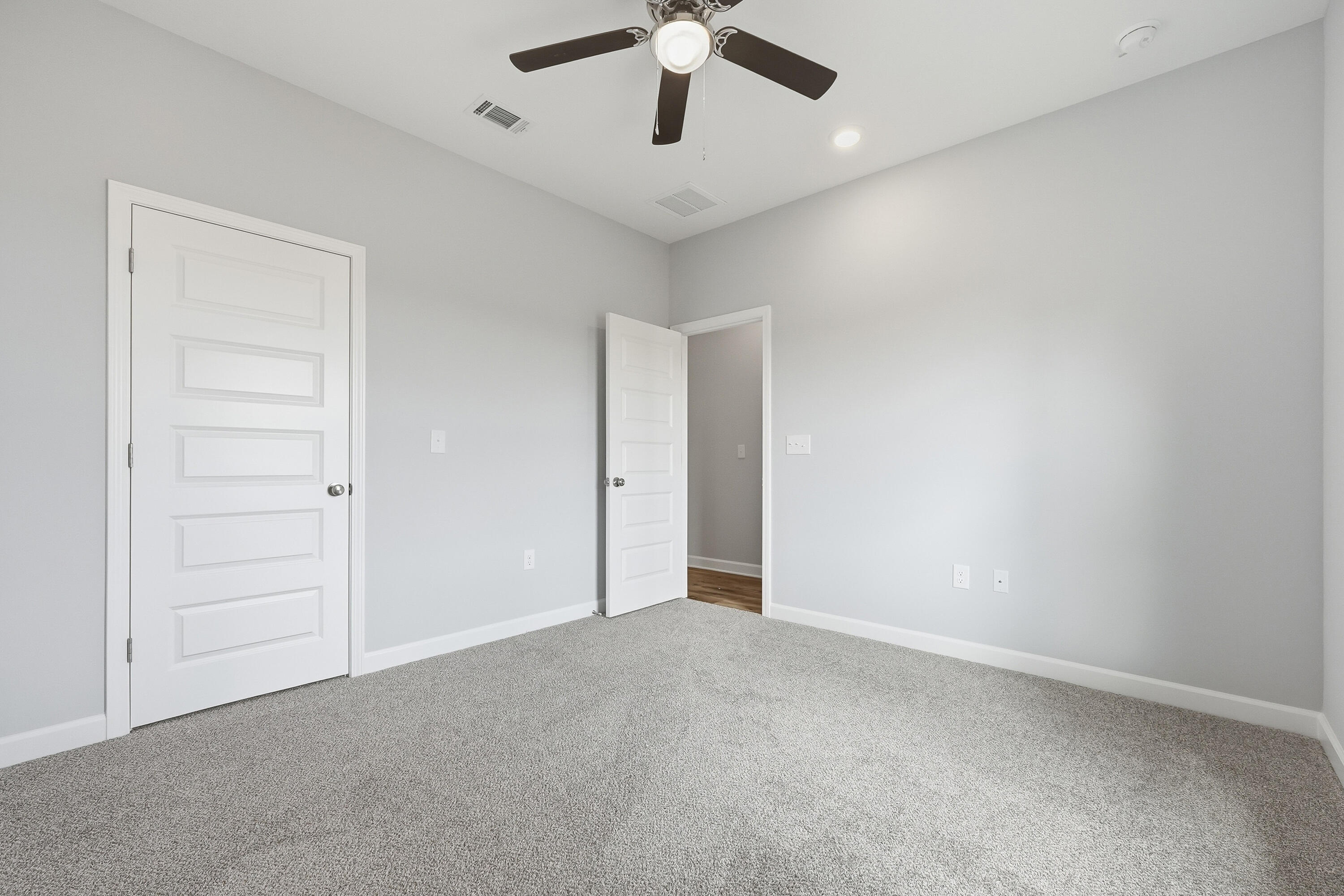 SOUTHERN CHARM - Residential