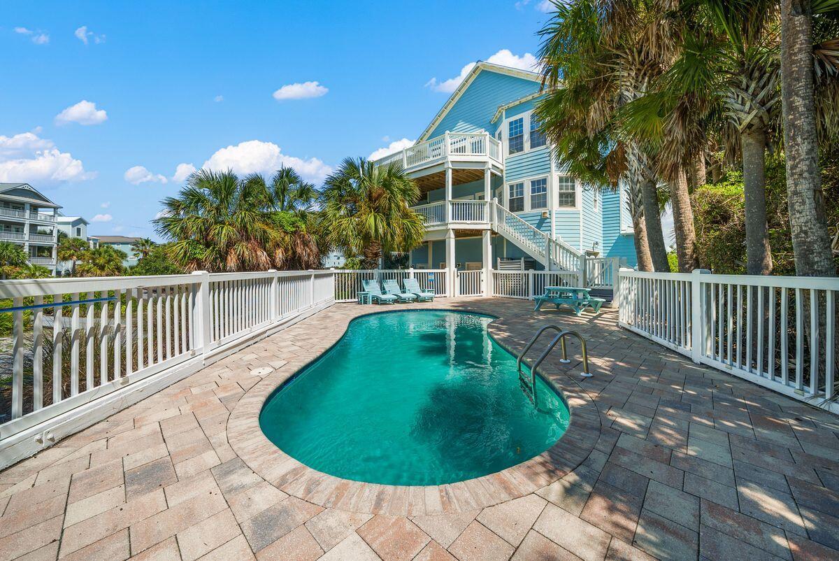 212 Seagrass Circle