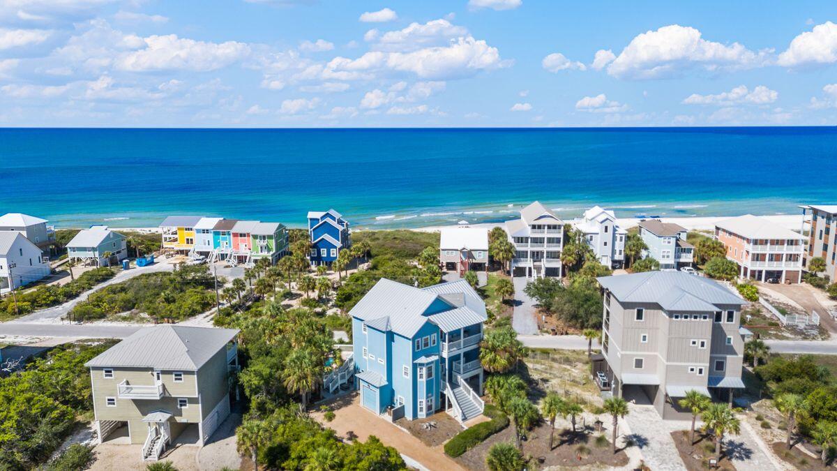 212 Seagrass Circle