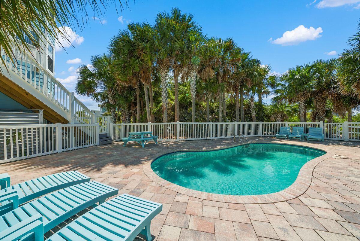 212 Seagrass Circle