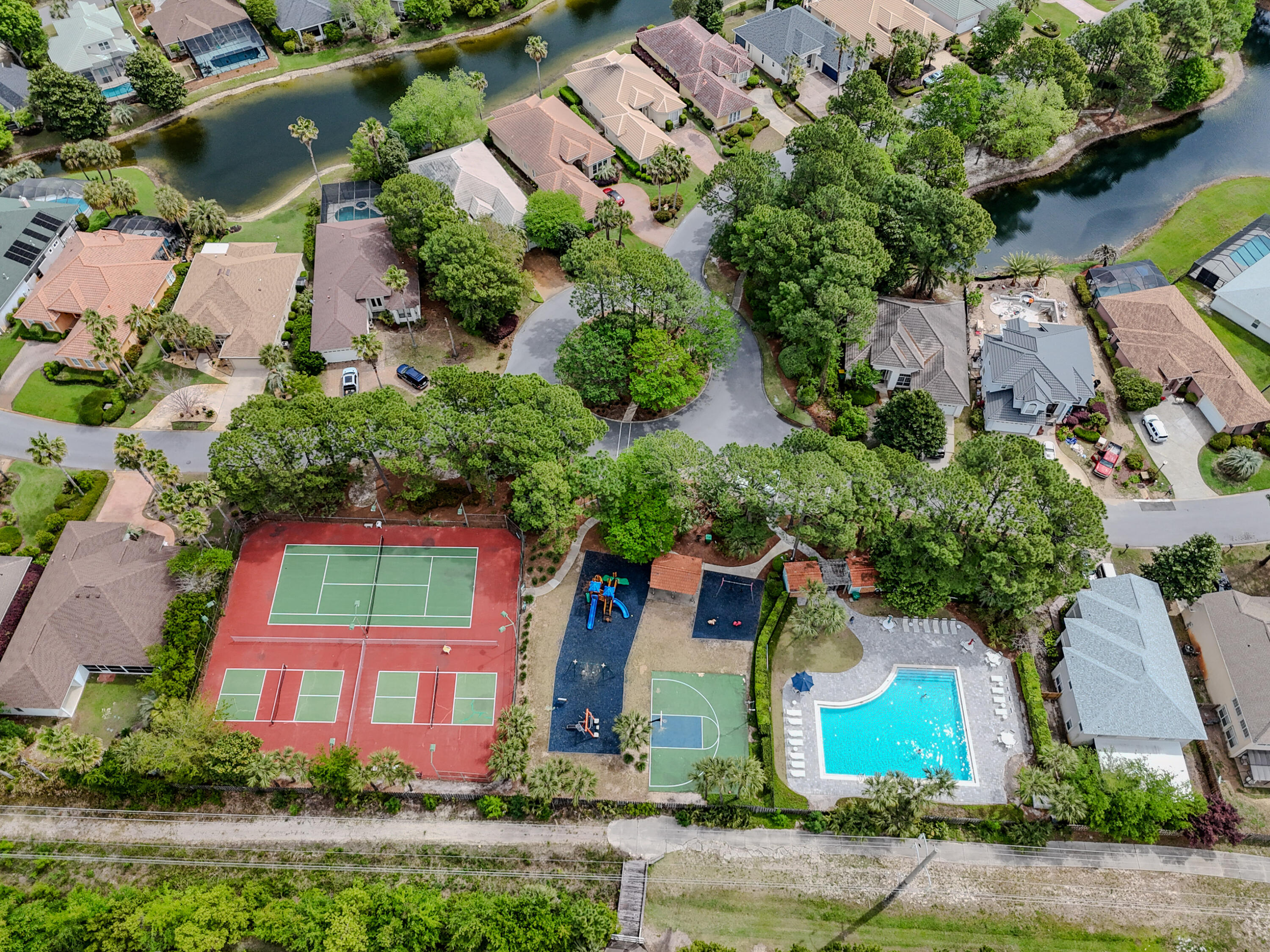 EMERALD LAKES PH 3 - Residential