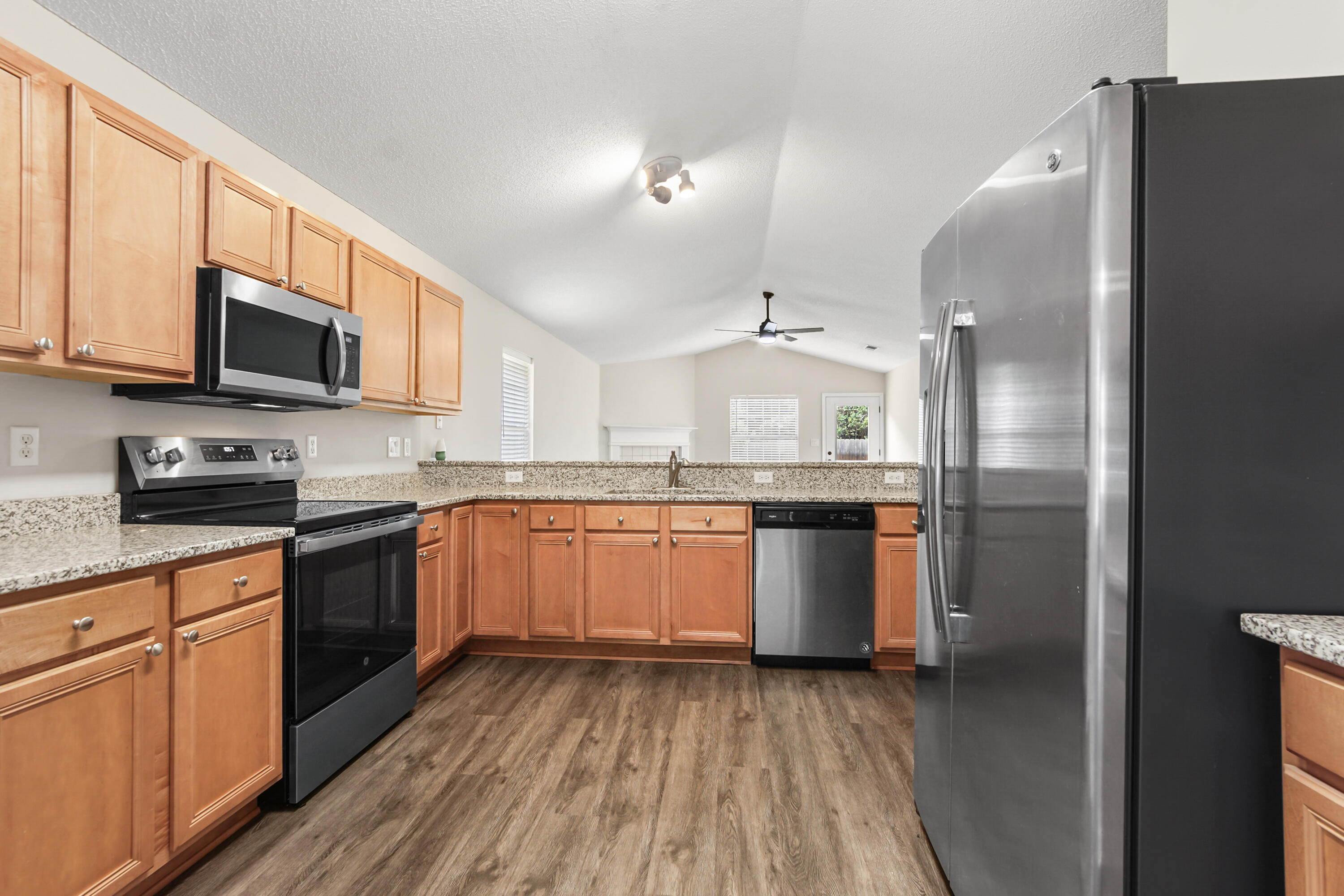 EMERALD LAKES PH 3 - Residential