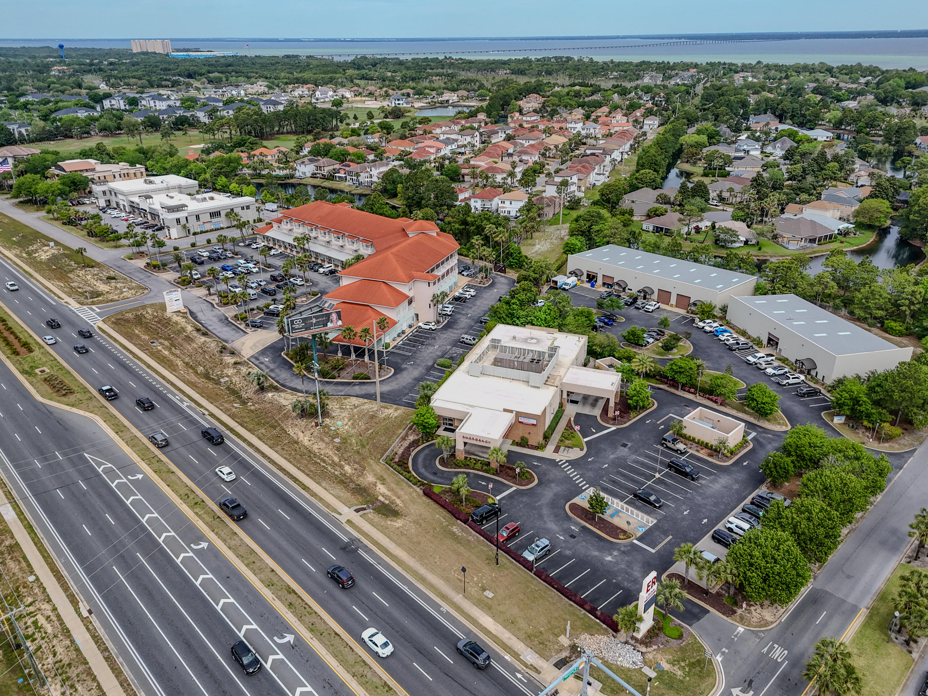 EMERALD LAKES PH 3 - Residential