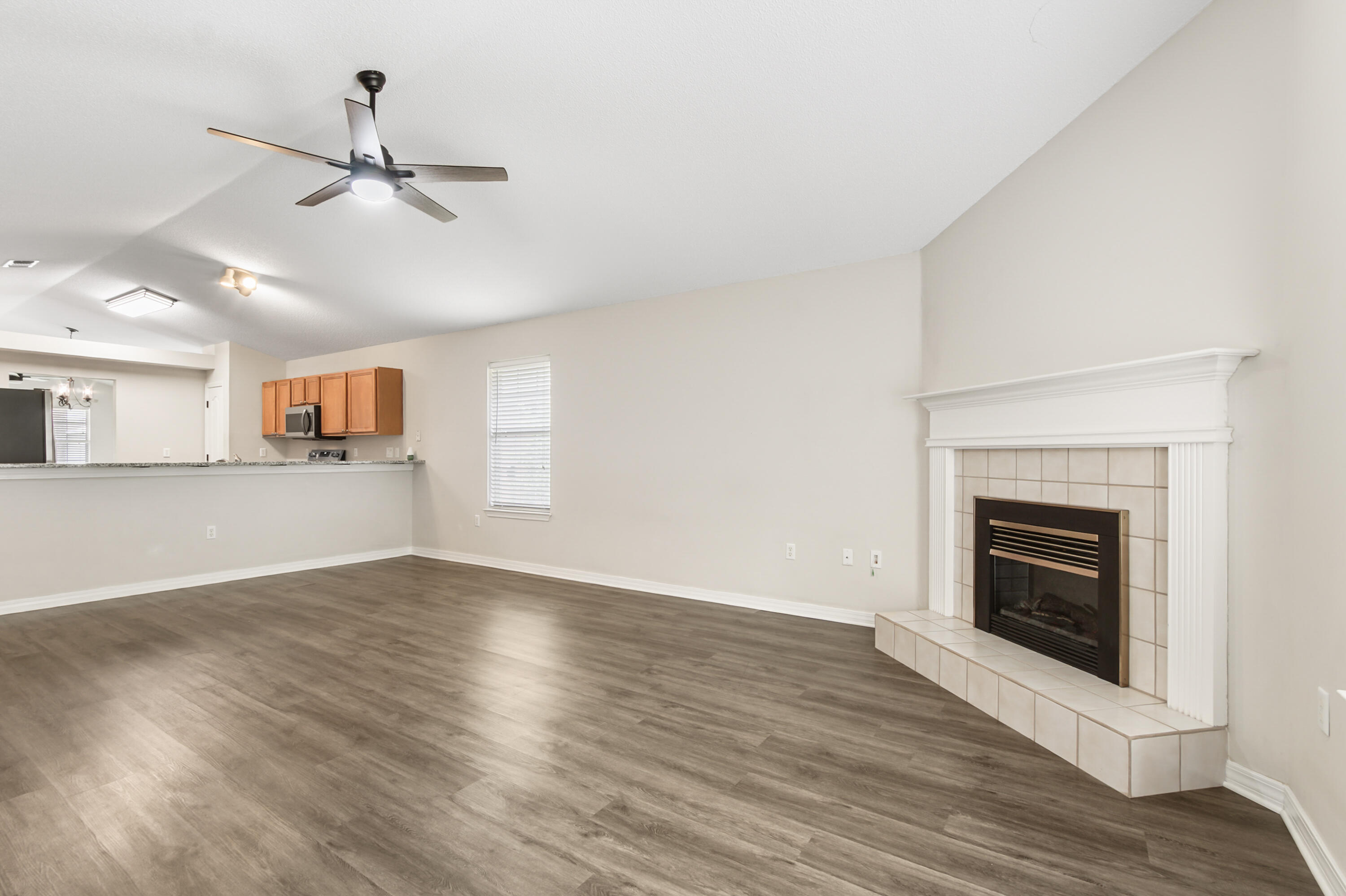 EMERALD LAKES PH 3 - Residential