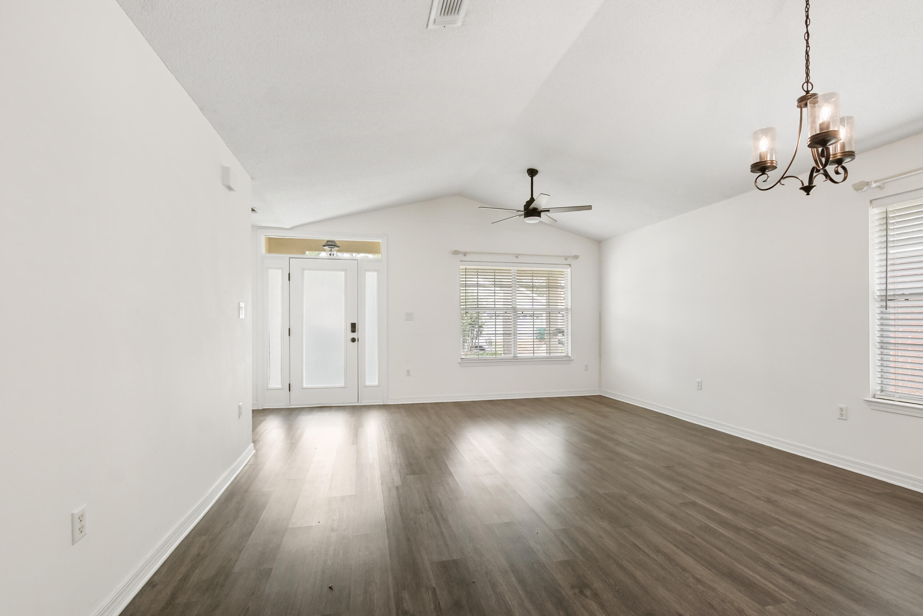 EMERALD LAKES PH 3 - Residential