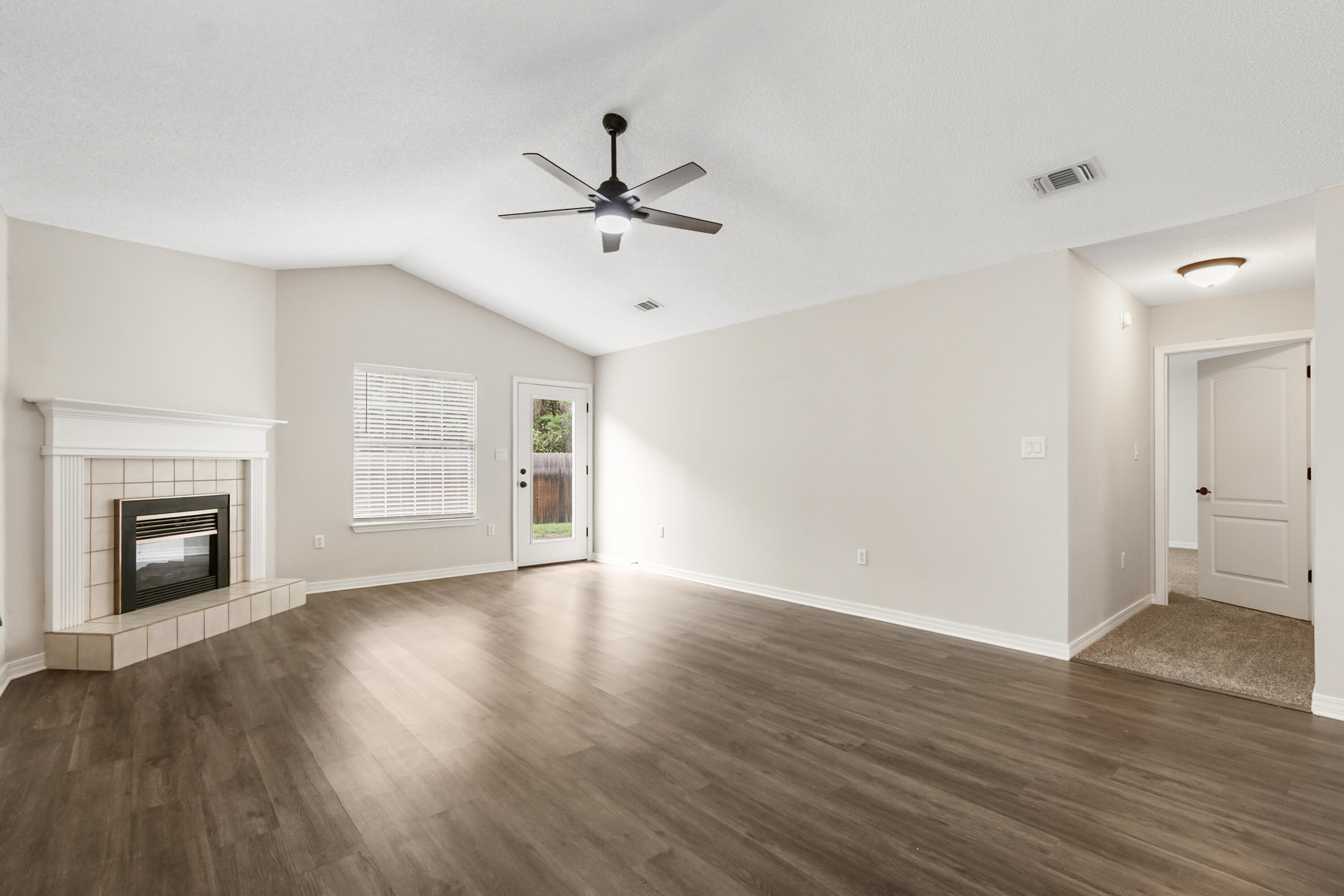 EMERALD LAKES PH 3 - Residential