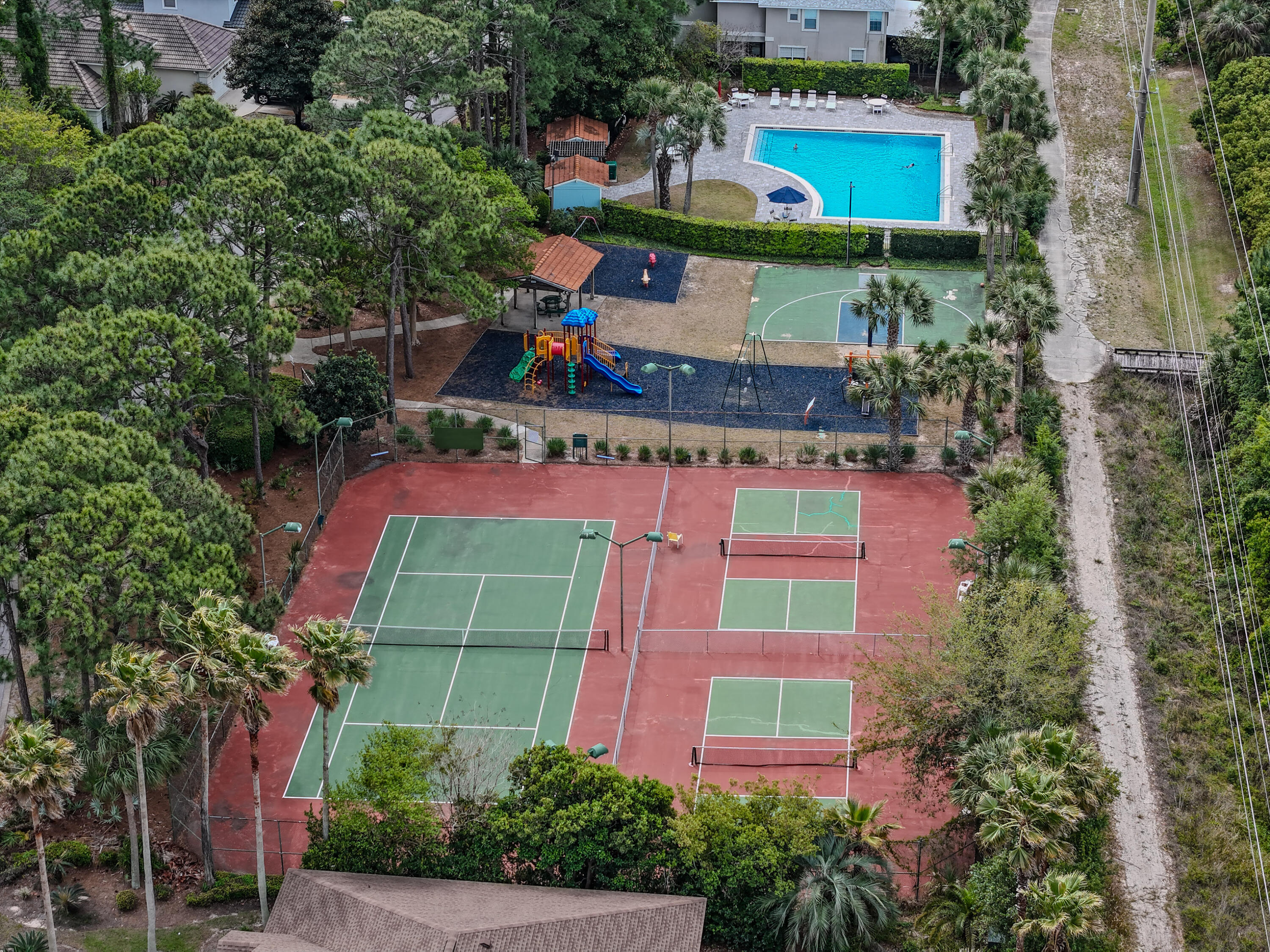 EMERALD LAKES PH 3 - Residential