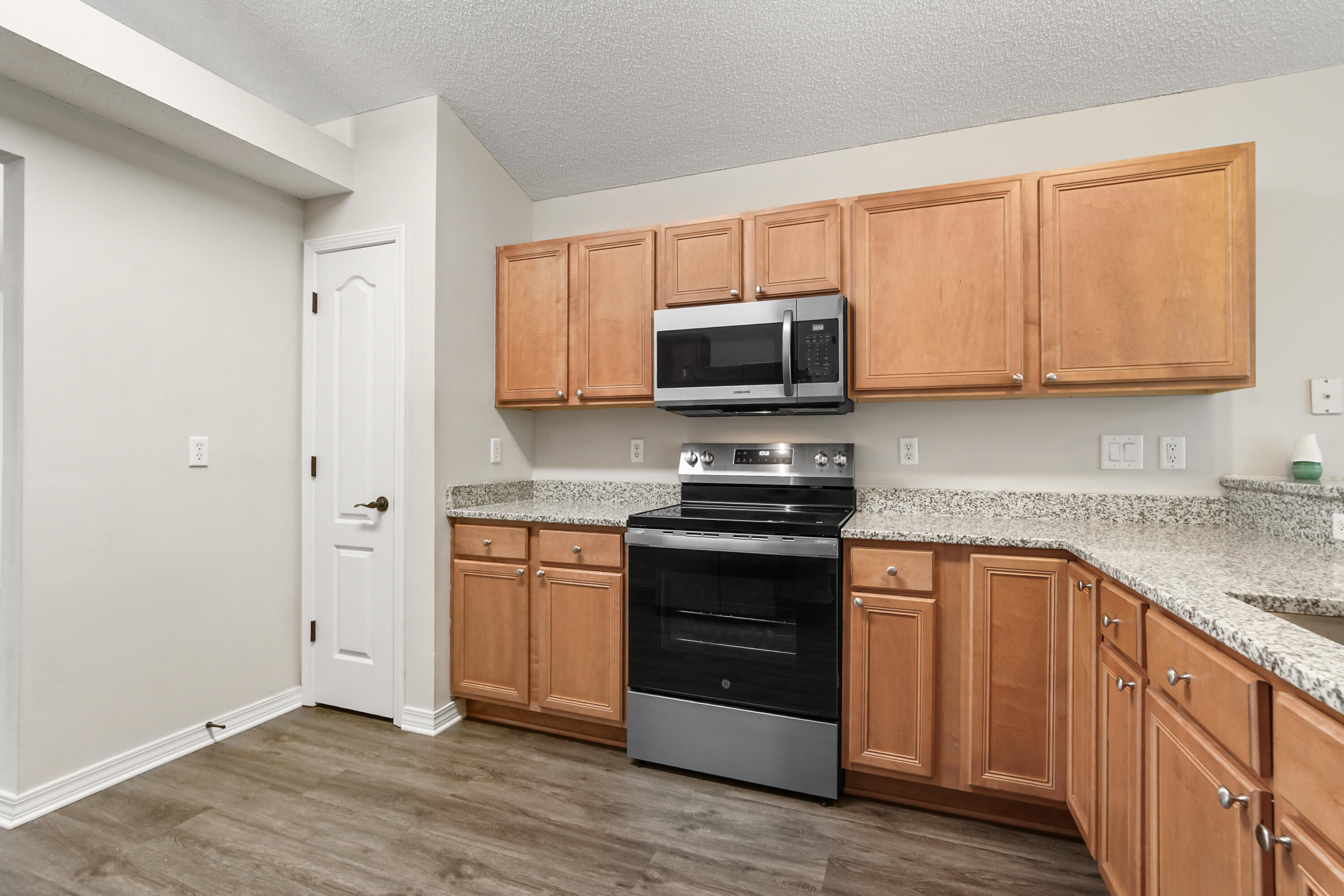 EMERALD LAKES PH 3 - Residential