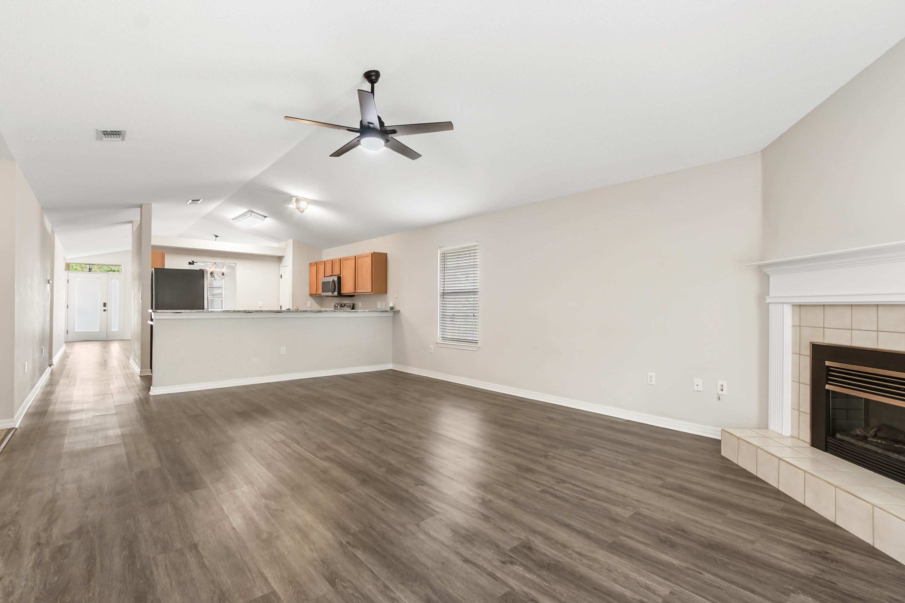 EMERALD LAKES PH 3 - Residential