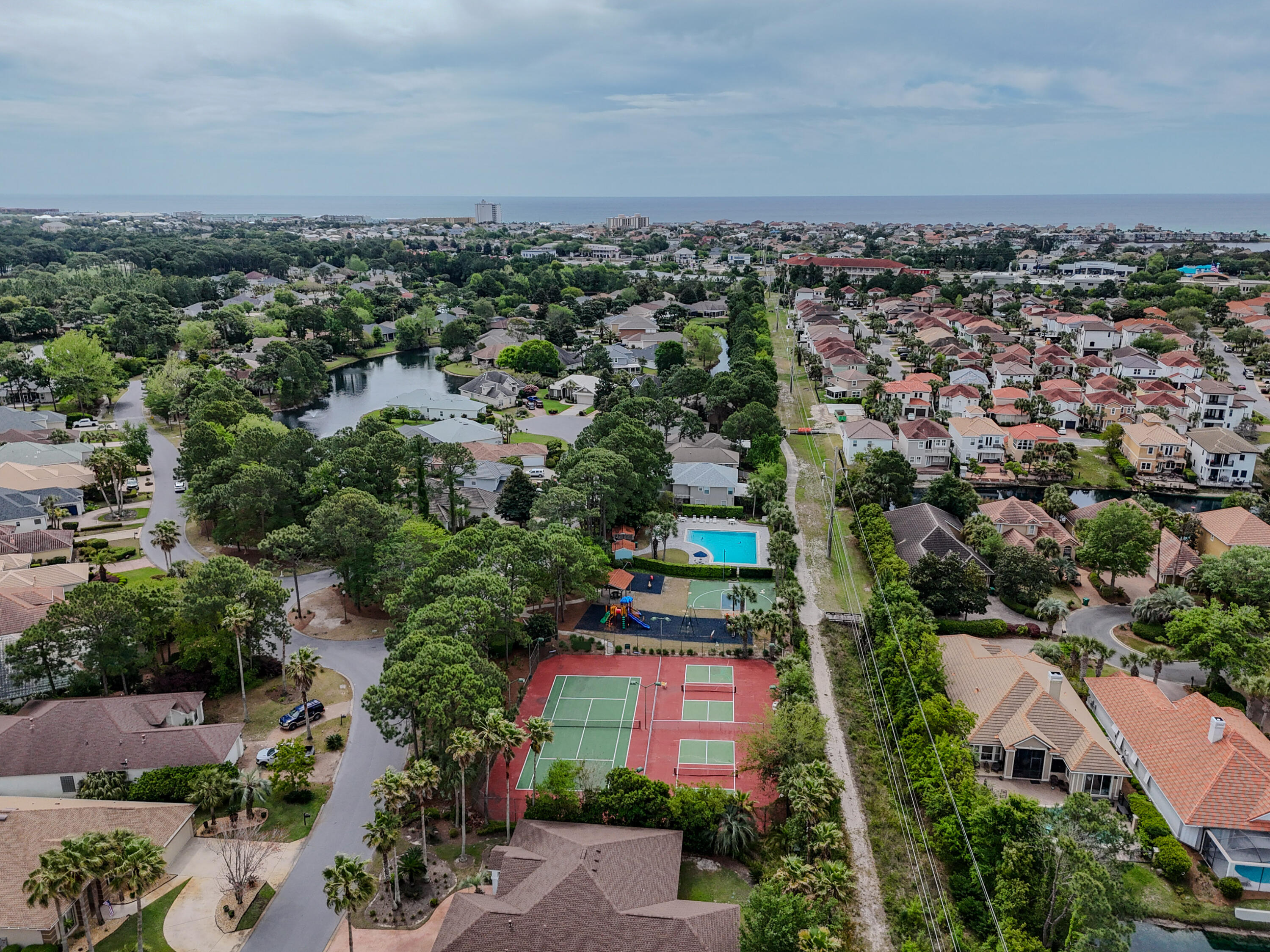 EMERALD LAKES PH 3 - Residential