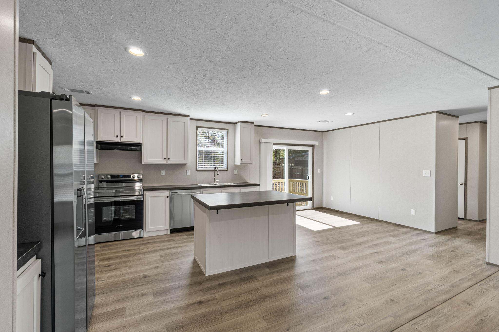 OAKWOOD LAKES ESTATES - Residential