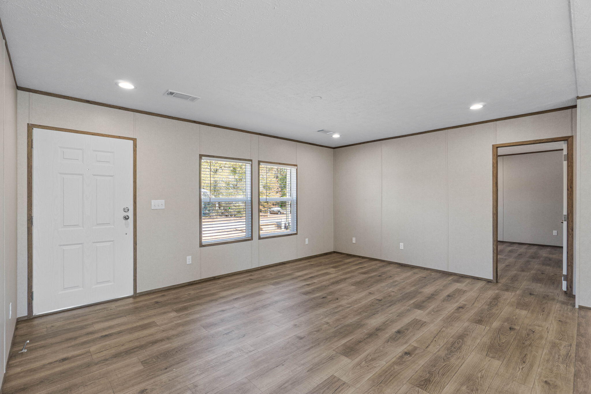 OAKWOOD LAKES ESTATES - Residential