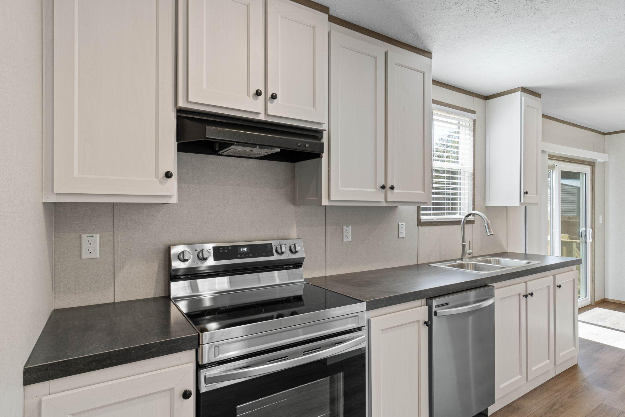 OAKWOOD LAKES ESTATES - Residential