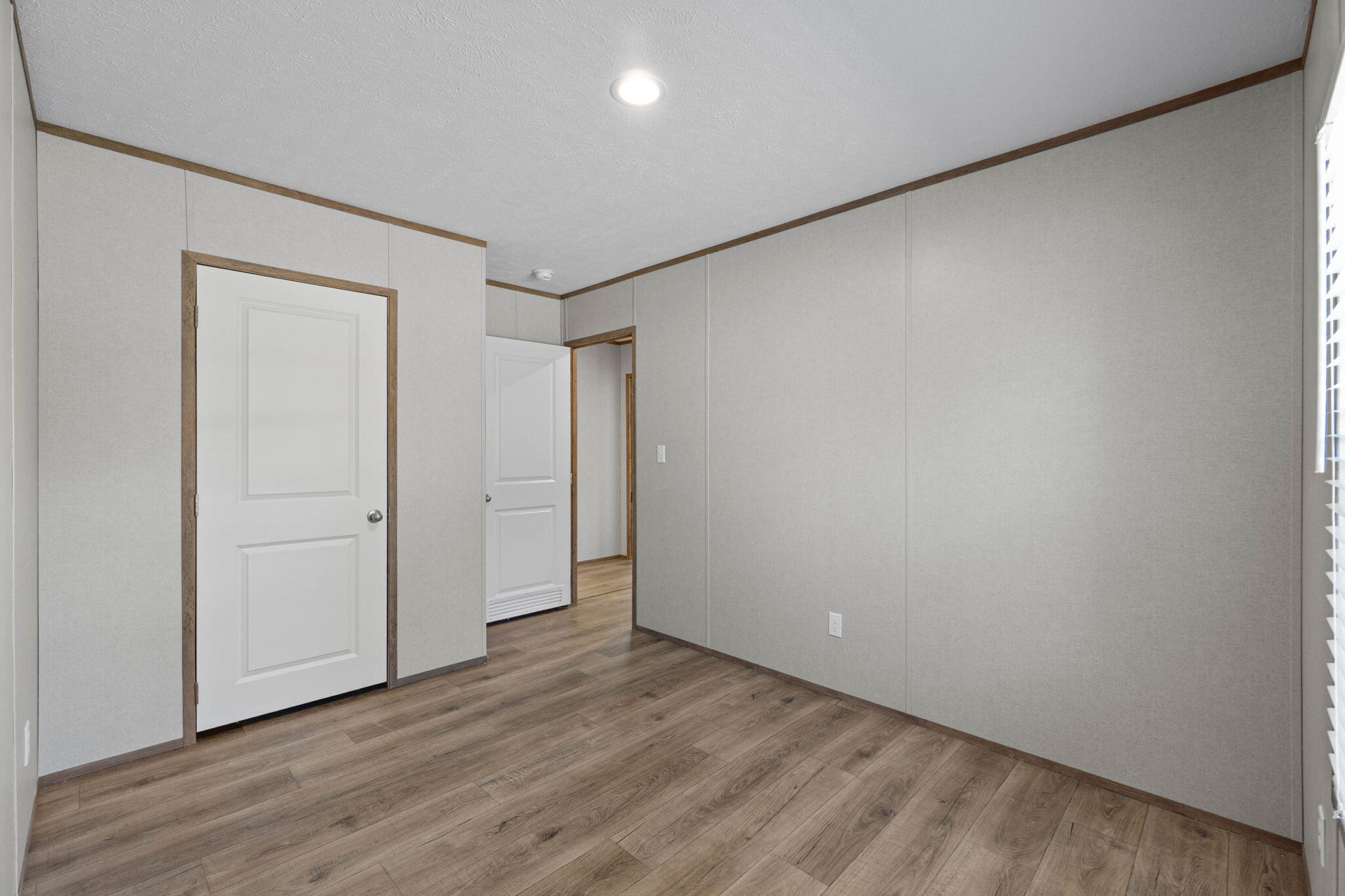 OAKWOOD LAKES ESTATES - Residential