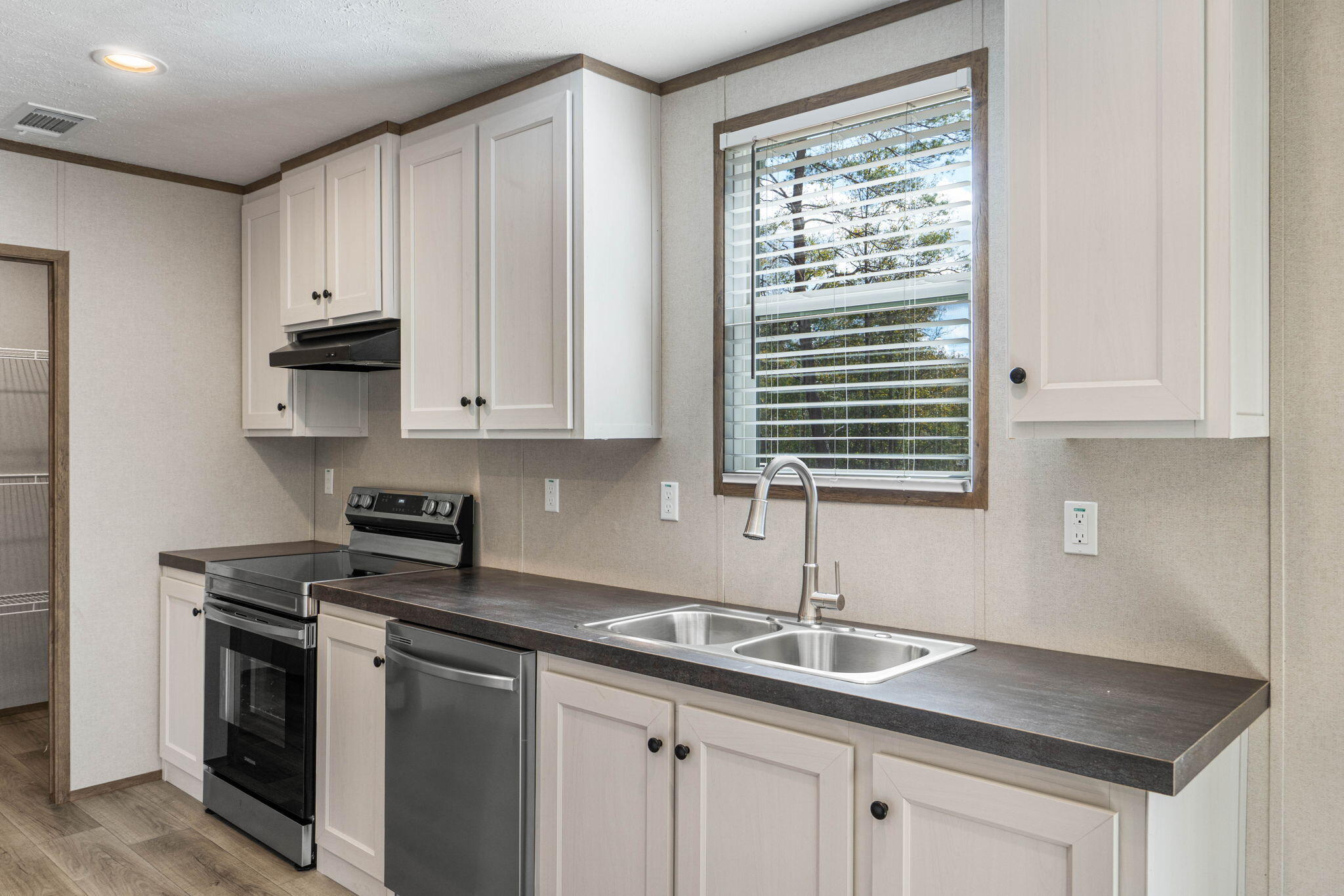 OAKWOOD LAKES ESTATES - Residential